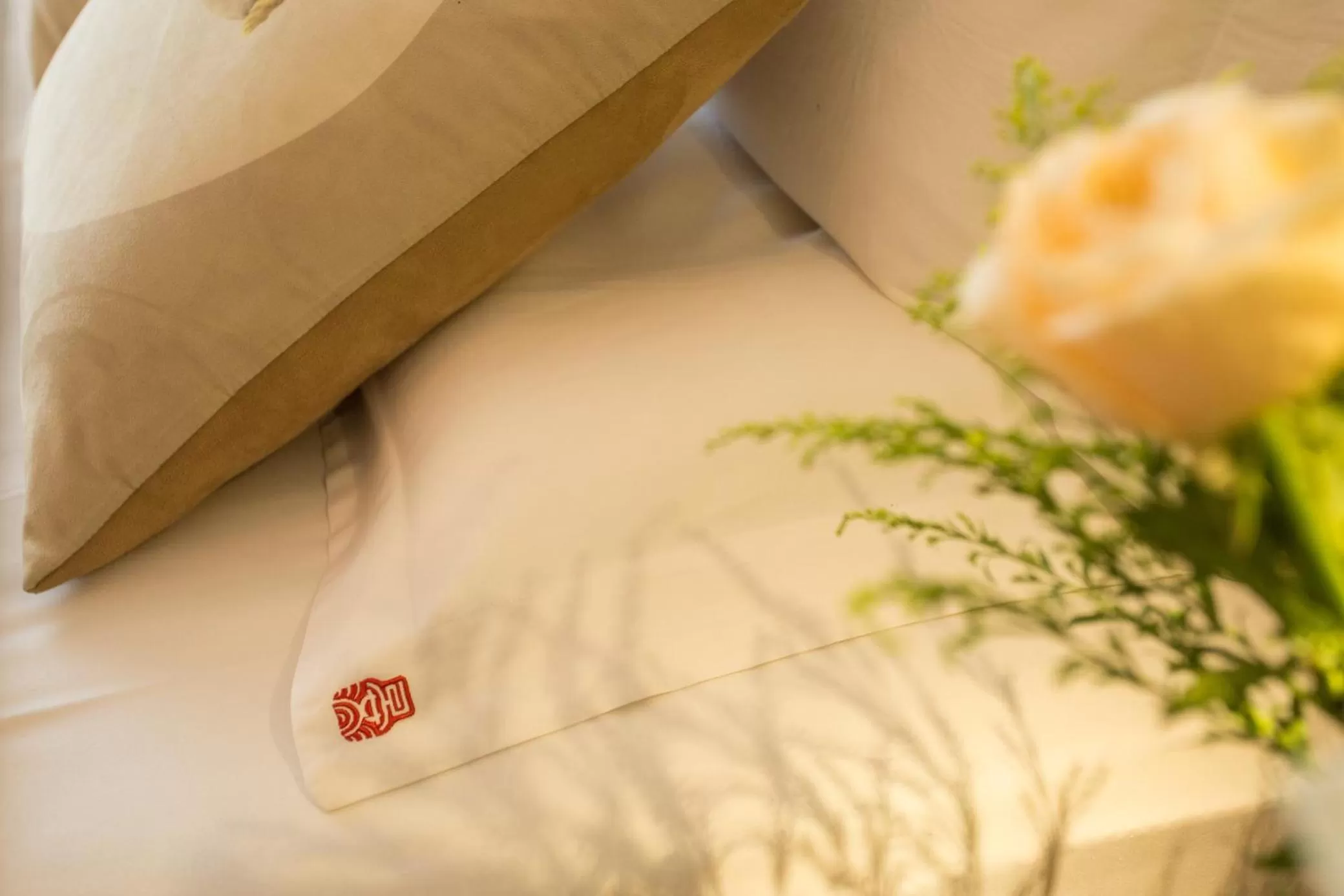 Bed in Dali Yanyuan Mountain Retreat