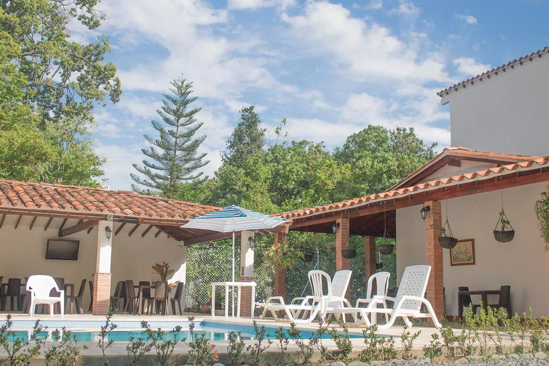 Swimming Pool in Finca Hotel Guali Santafe