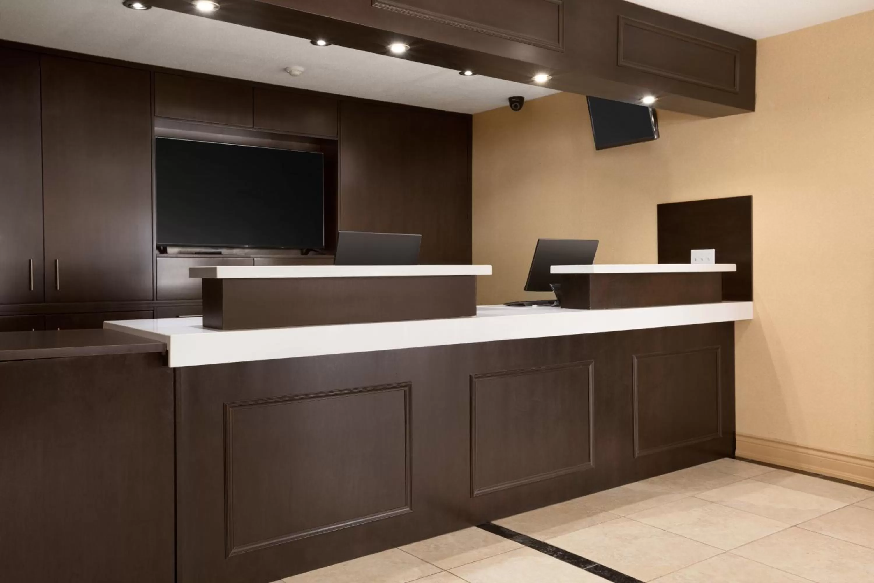 Lobby or reception, TV/Entertainment Center in Days Inn by Wyndham Woodstock