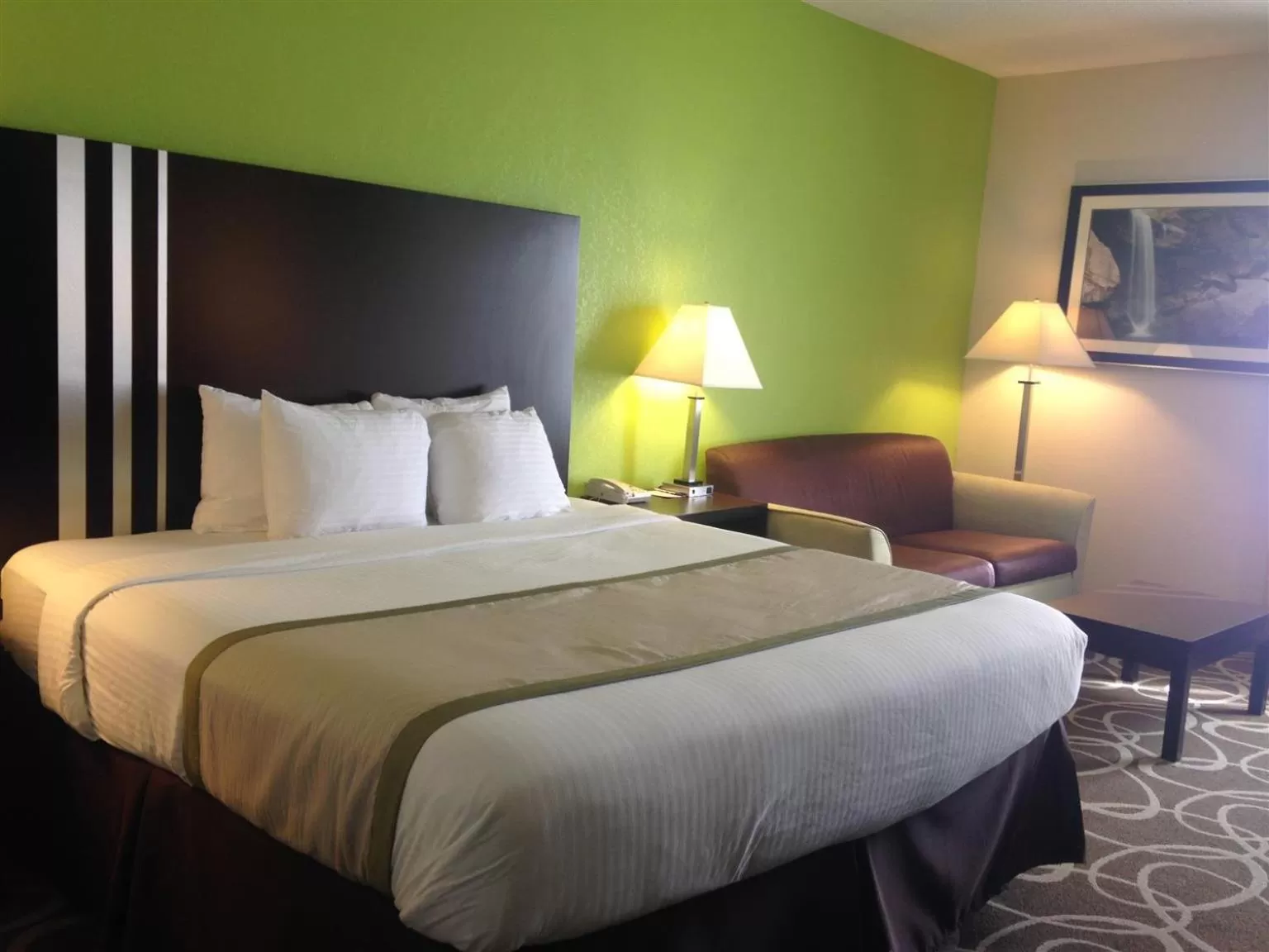 King Room with Bathtub - Mobility Accessible/Non Smoking in Best Western Lake Cumberland Inn