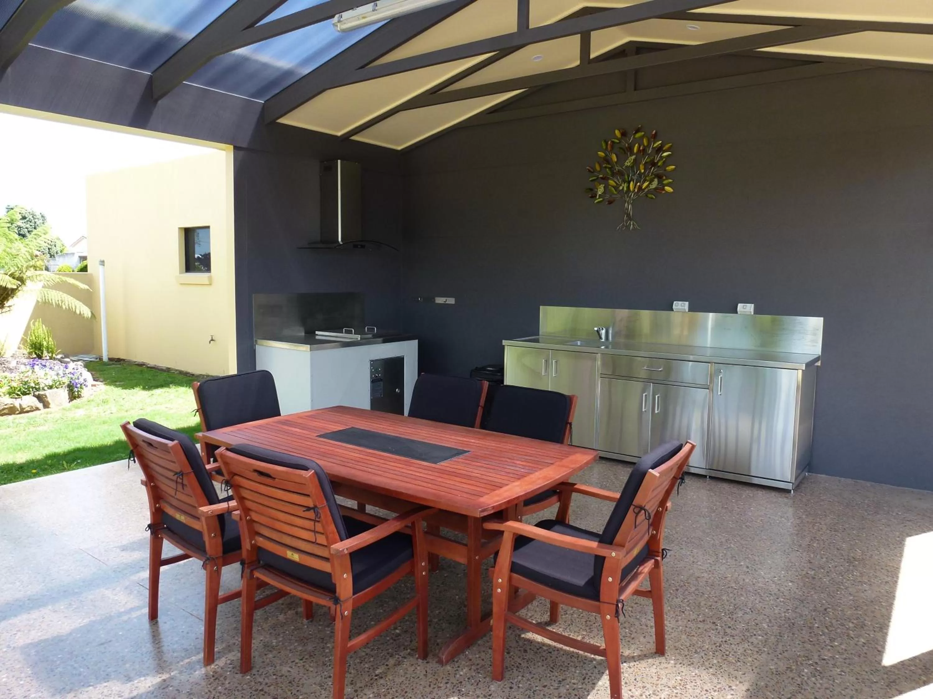 Banquet/Function facilities in Tower Motor Inn