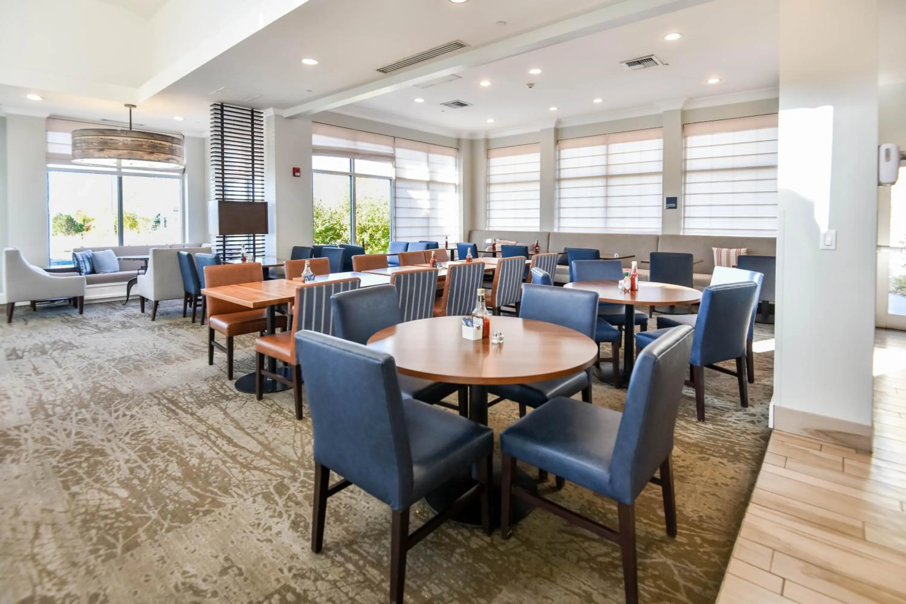 Restaurant/places to eat in Shutters Hotel