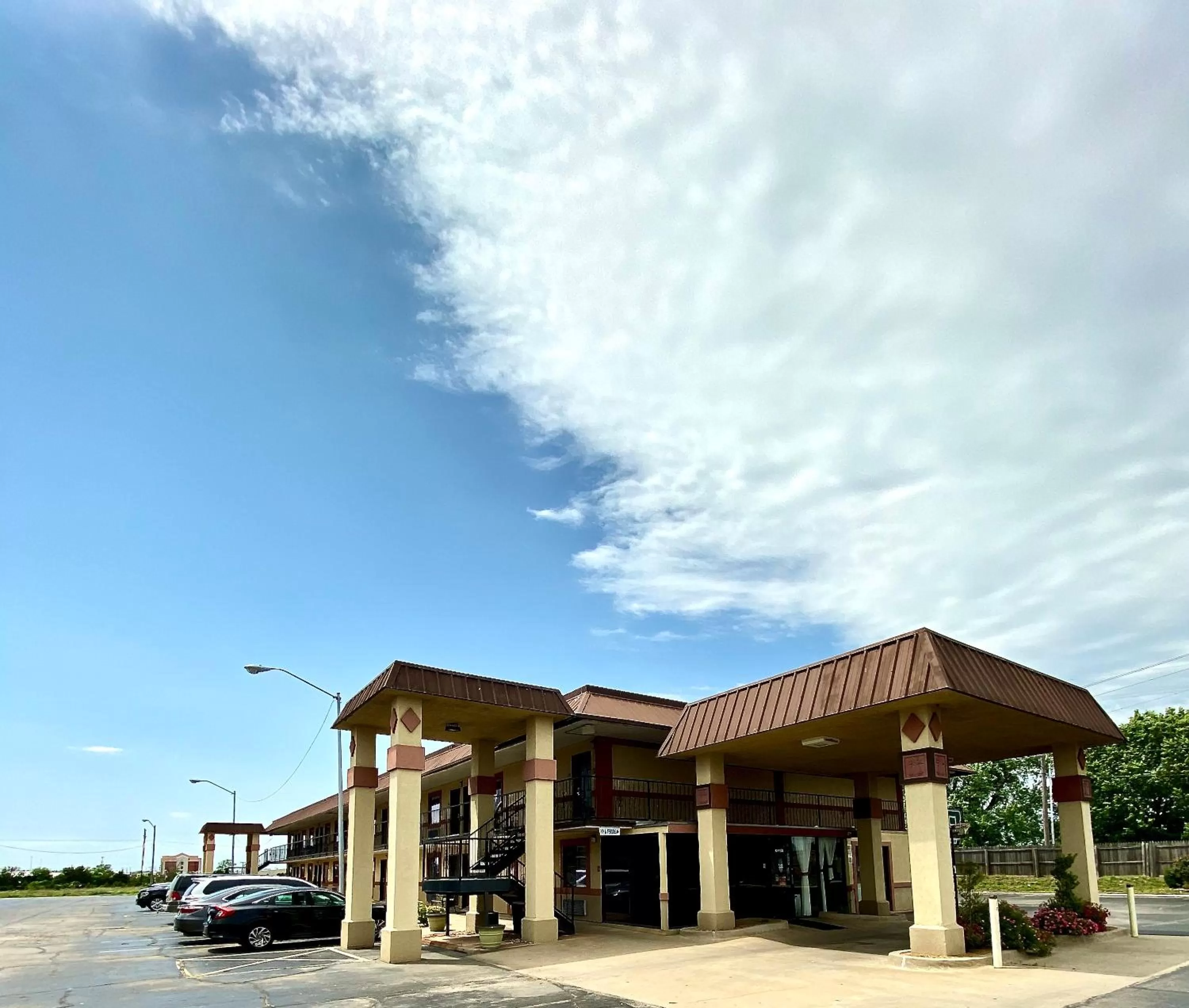 Property building in Super 8 by Wyndham Shawnee