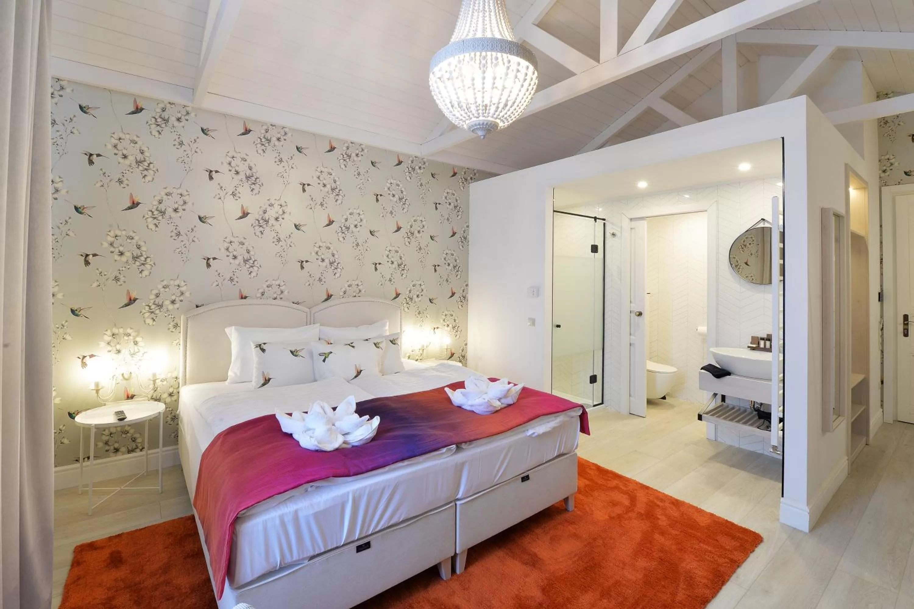 Photo of the whole room, Bed in 1552 Boutique Hotel