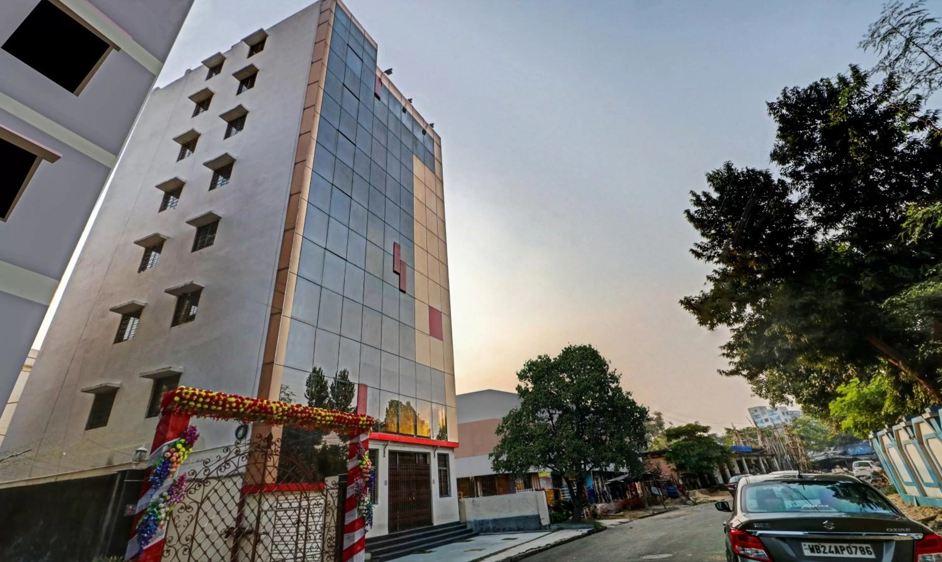 Property building in Treebo Sreema - 2 km From Salt Lake Sector V