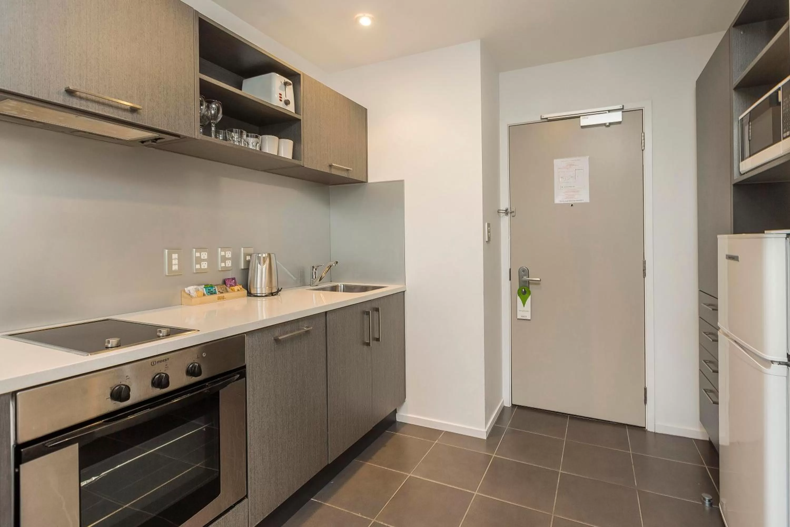 Coffee/tea facilities in Barclay Suites