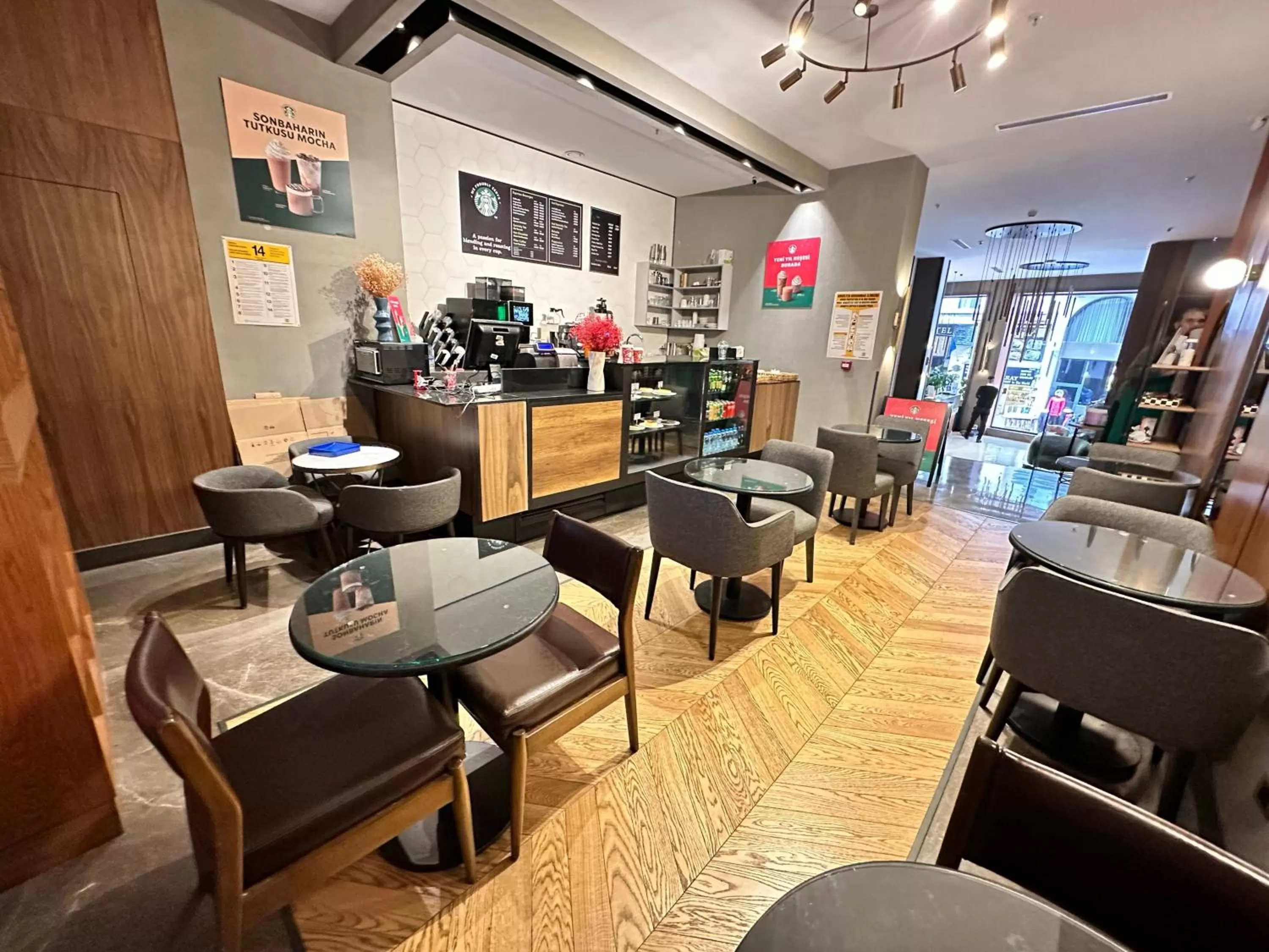 Coffee/tea facilities in Edition Old City Hotel