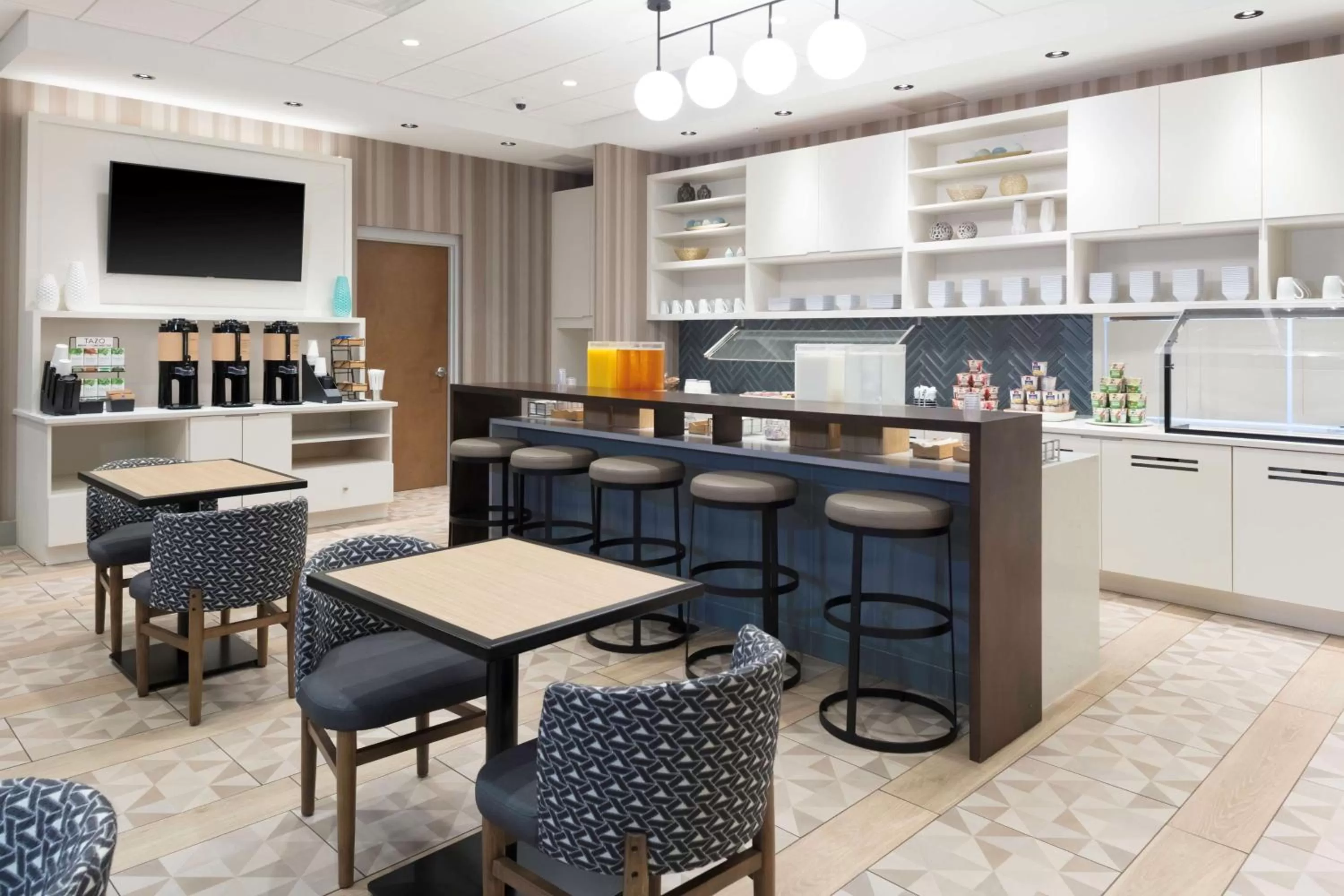 Restaurant/places to eat in Hyatt Place Charlotte University