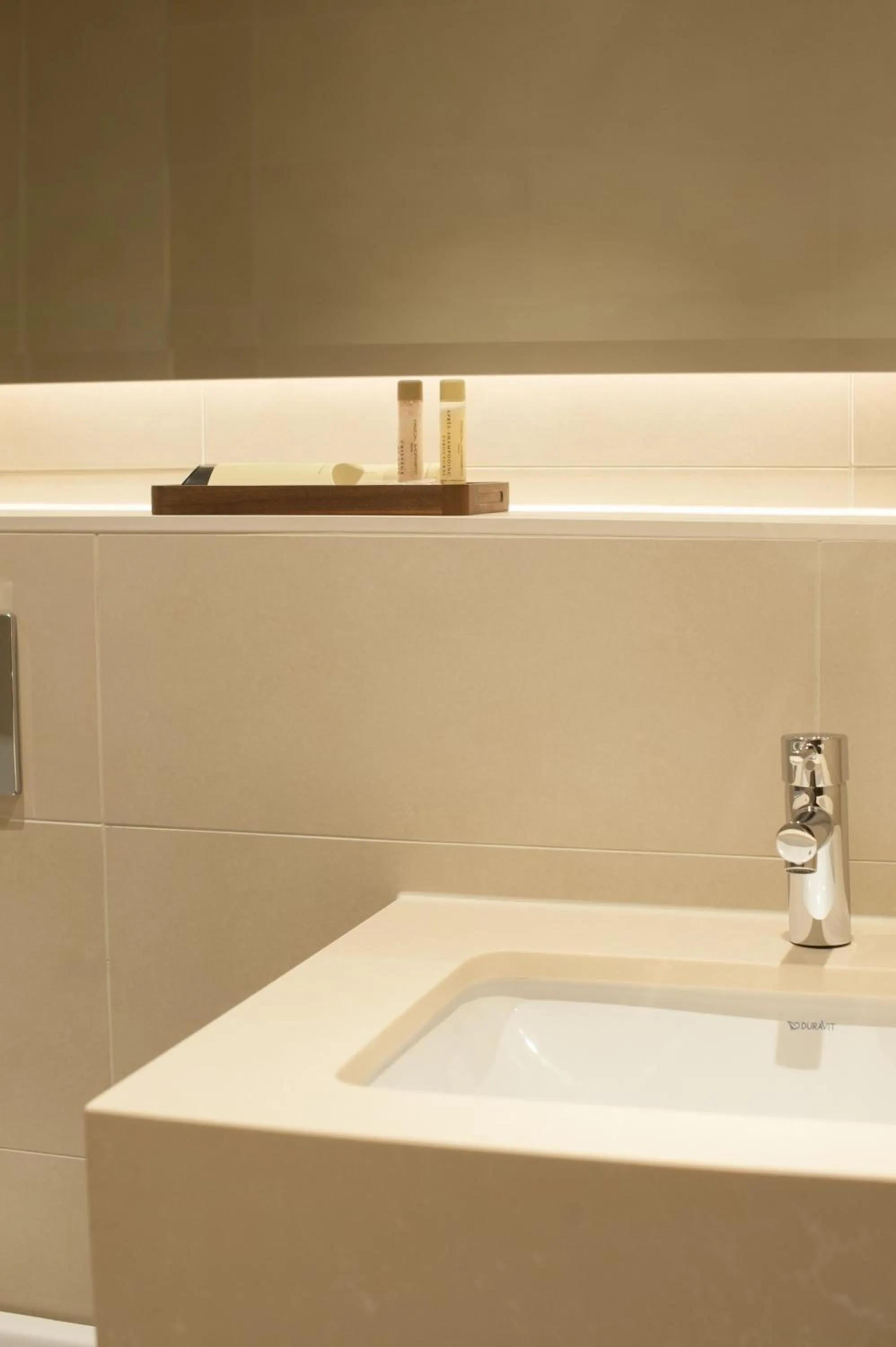 Bathroom in St George's Hotel - Wembley