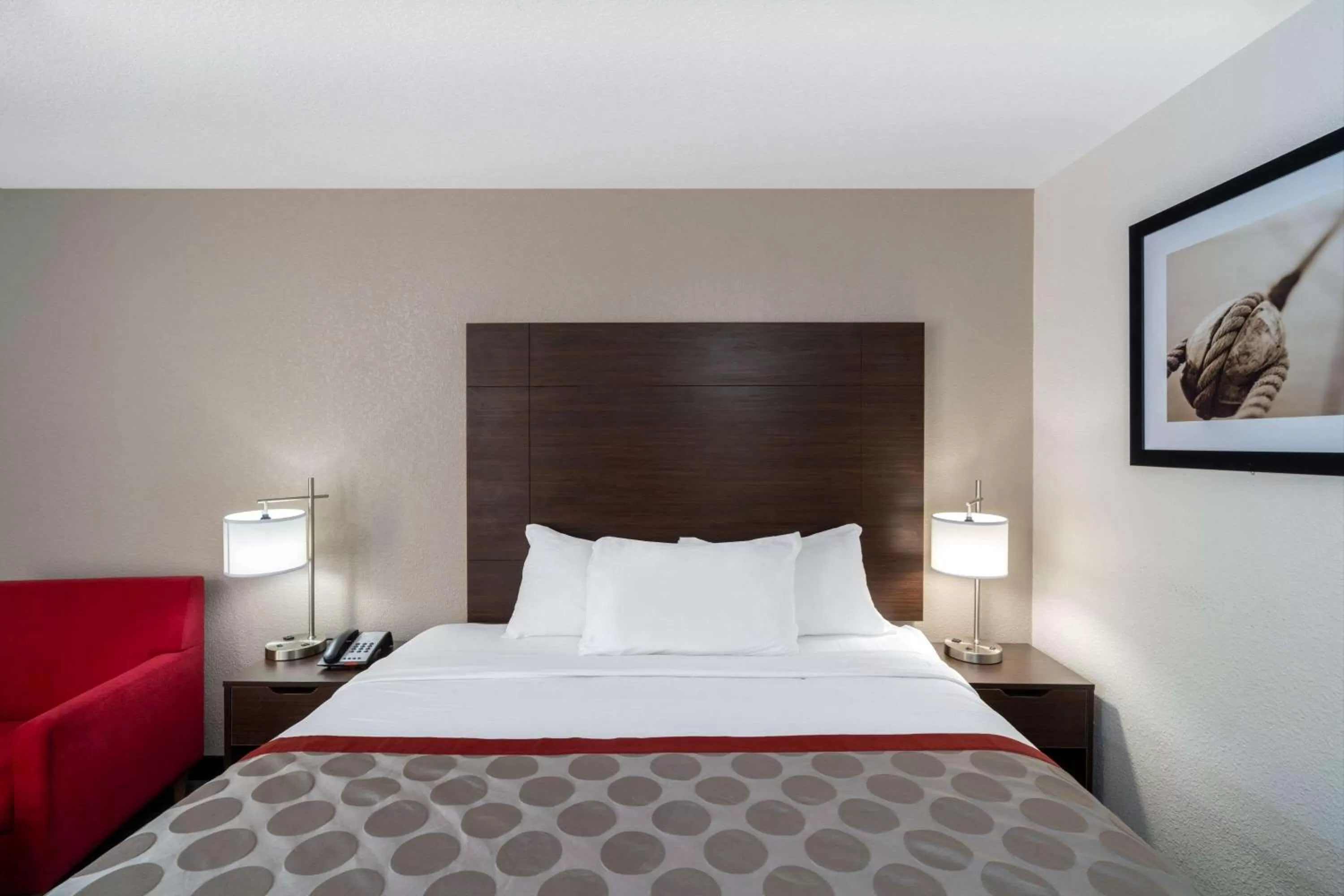 Photo of the whole room, Bed in Ramada by Wyndham Maggie Valley