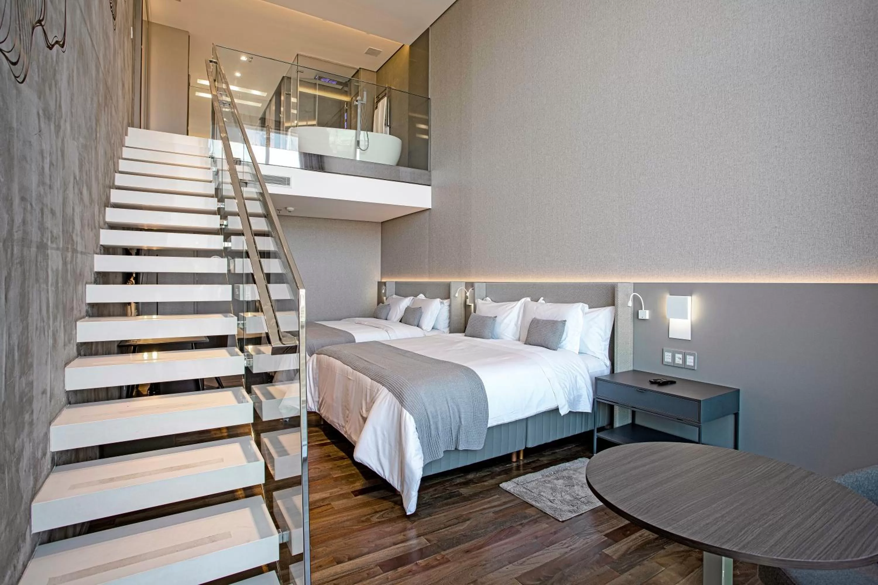 Photo of the whole room, Bed in Suryaa Hotel Pinhais, Curio Collection by Hilton