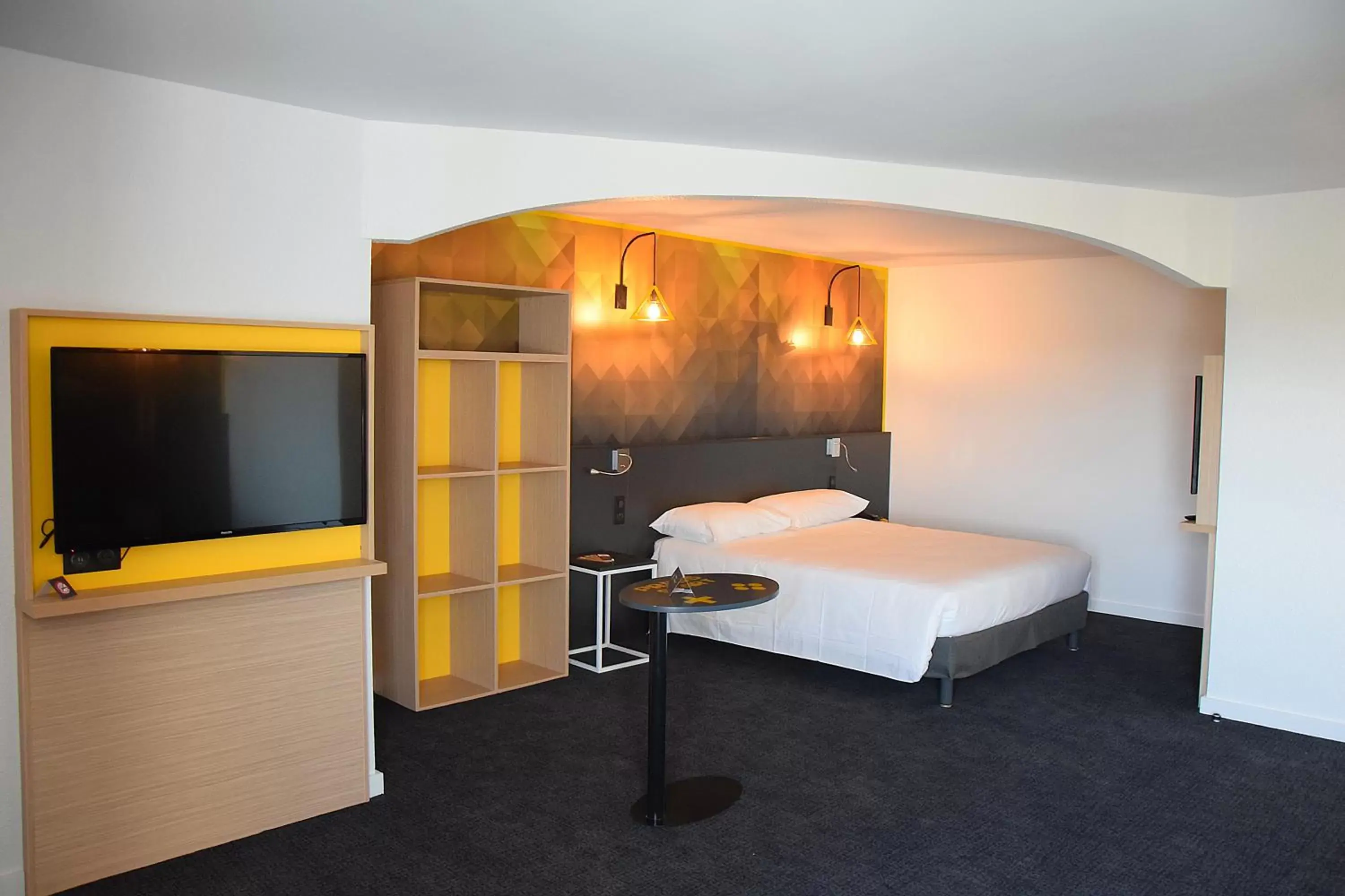Standard Family Room with Double Bed and Sofa Bed in ibis Styles Poitiers Nord Standard Family Room with Double Bed and Sofa Bed in ibis Styles Poitiers Nord