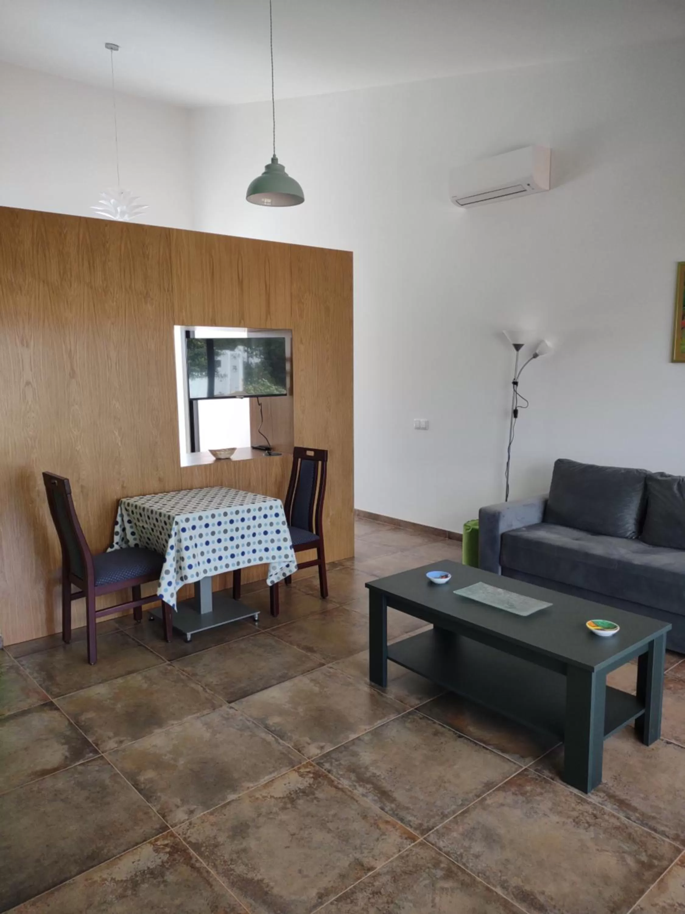 TV and multimedia in Suites Sunny hill