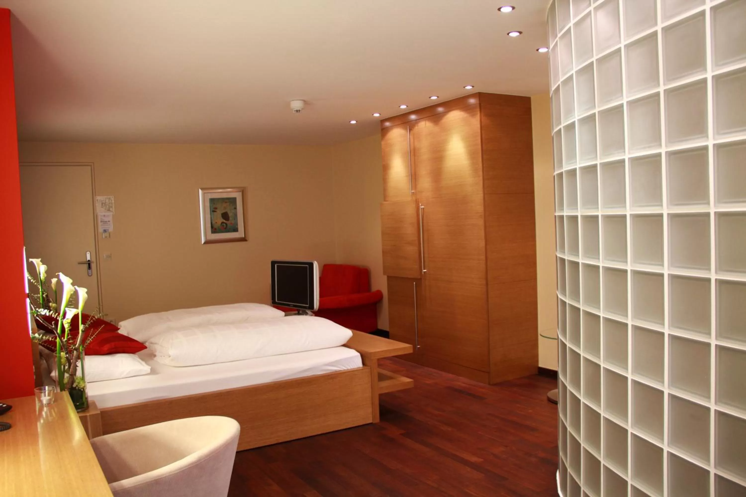 Photo of the whole room, Bed in Hotel Restaurant Schwan