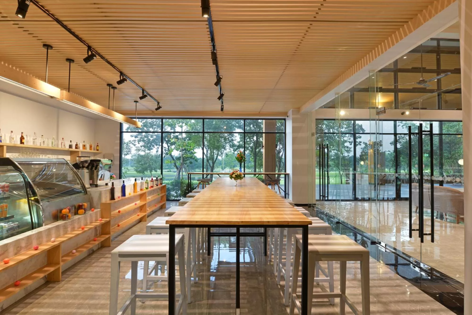 Restaurant/places to eat in Tinidee Hotel Bangkok Golf Club