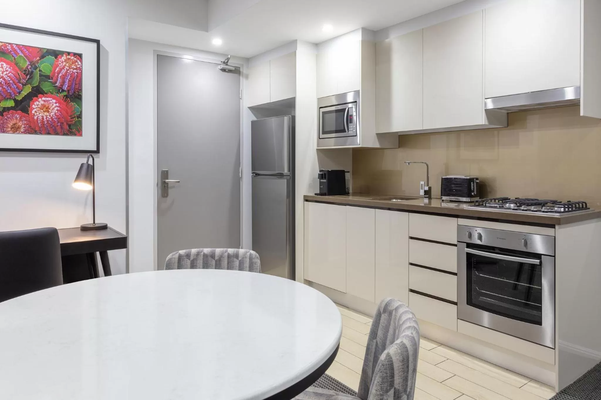 Kitchen or kitchenette in Meriton Suites North Ryde