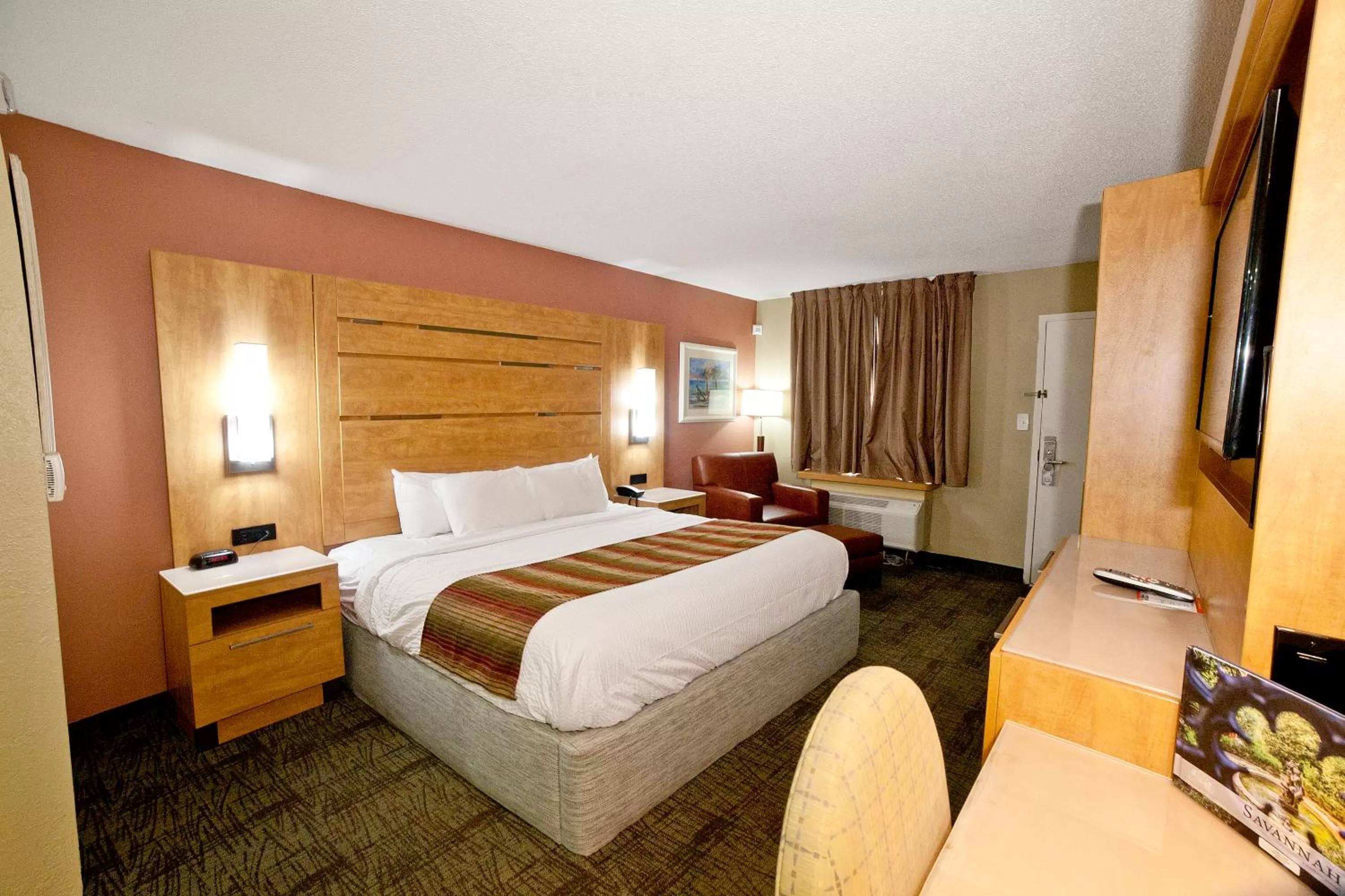 Bedroom, Bed in DeSoto Beach Hotel