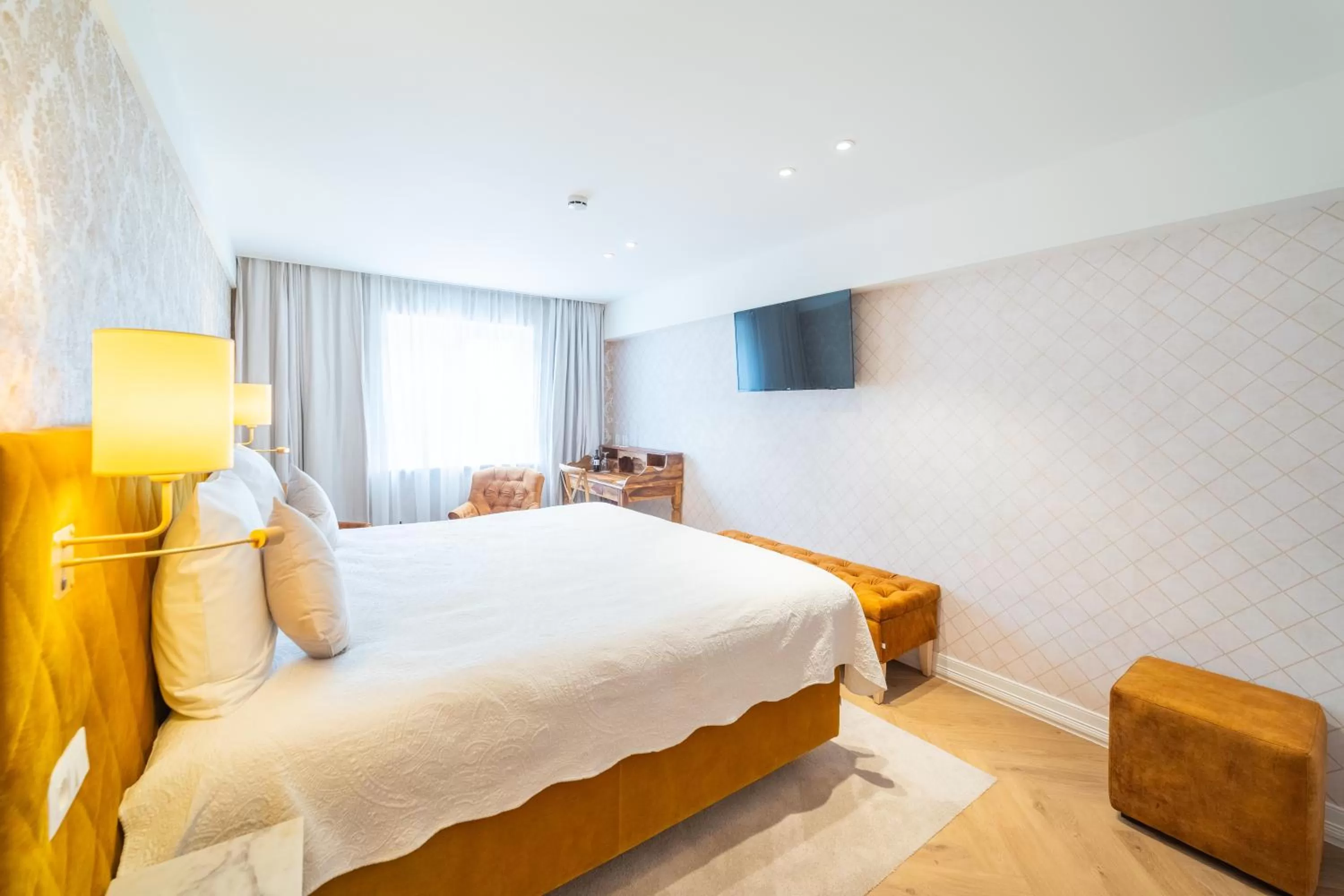 Photo of the whole room, Bed in Grand Hotel Normandy by CW Hotel Collection