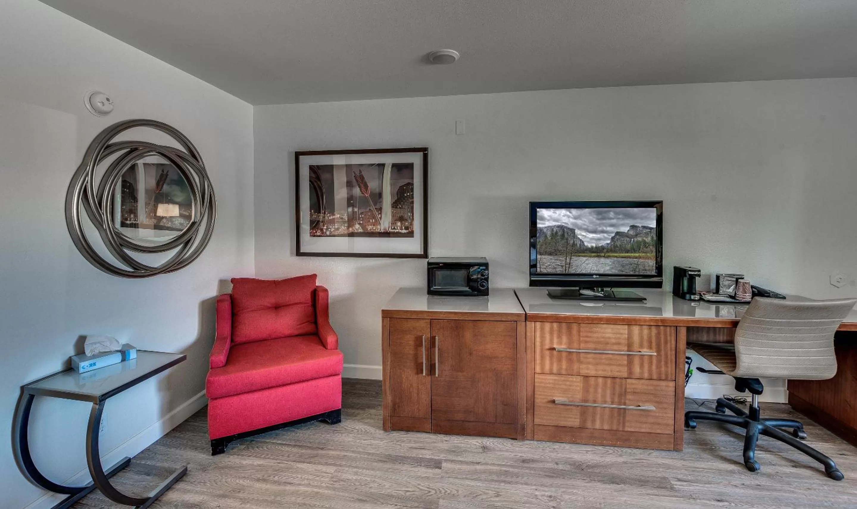 TV and multimedia in Angels Inn