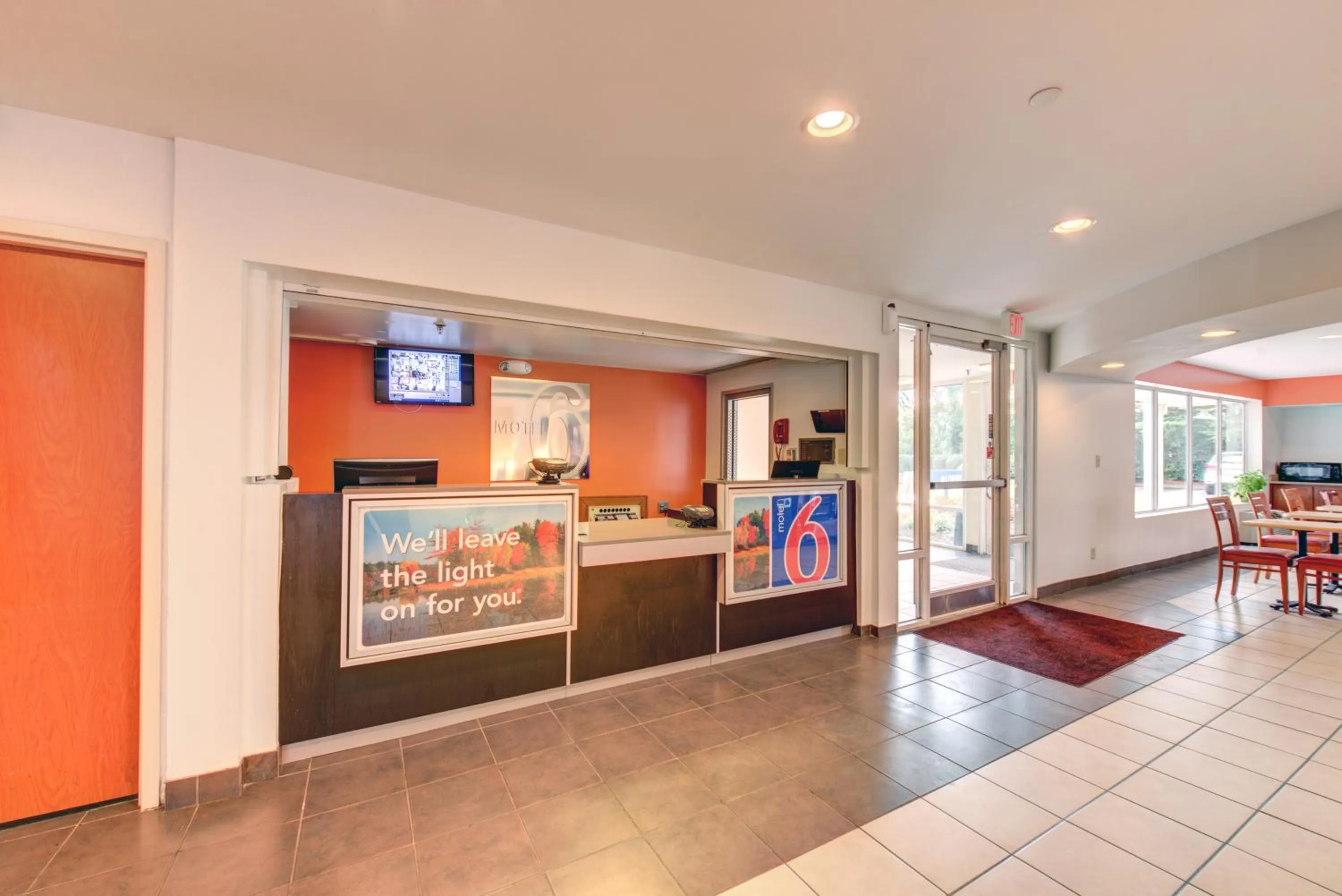 Lobby or reception in Motel 6 Virginia Beach