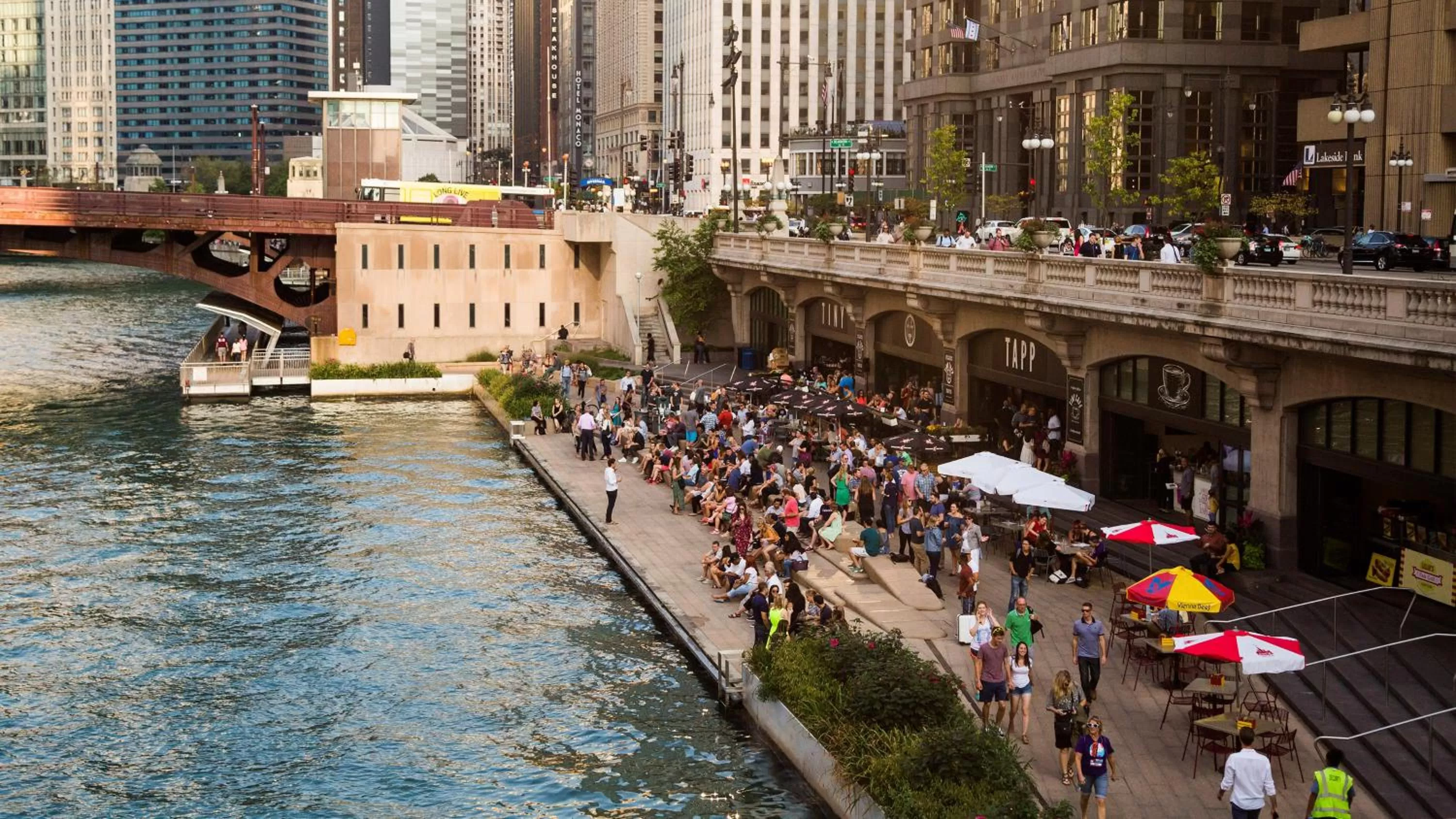 Nearby landmark in voco Chicago Downtown - Riverwalk by IHG