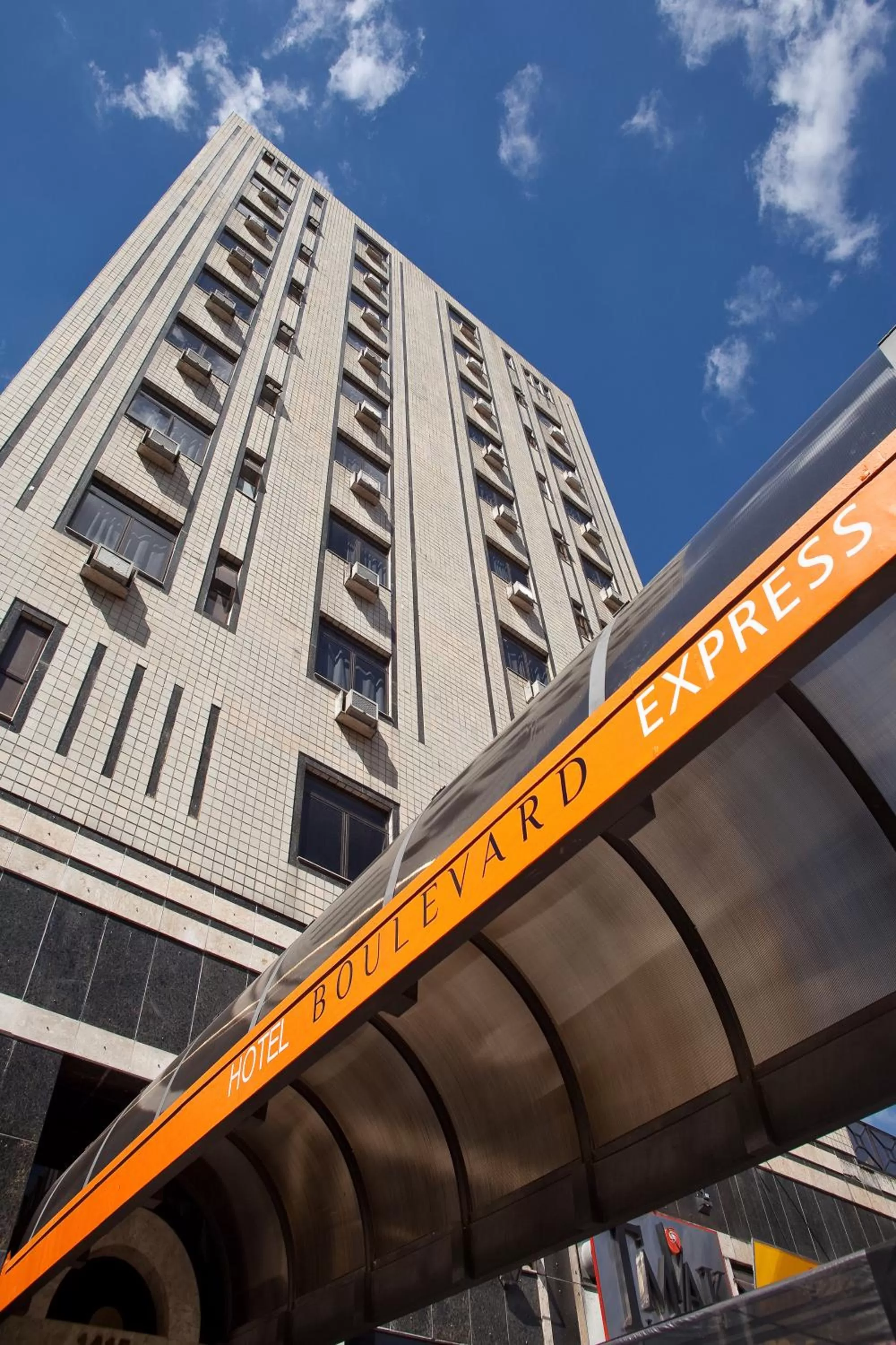 Property building in Boulevard Express