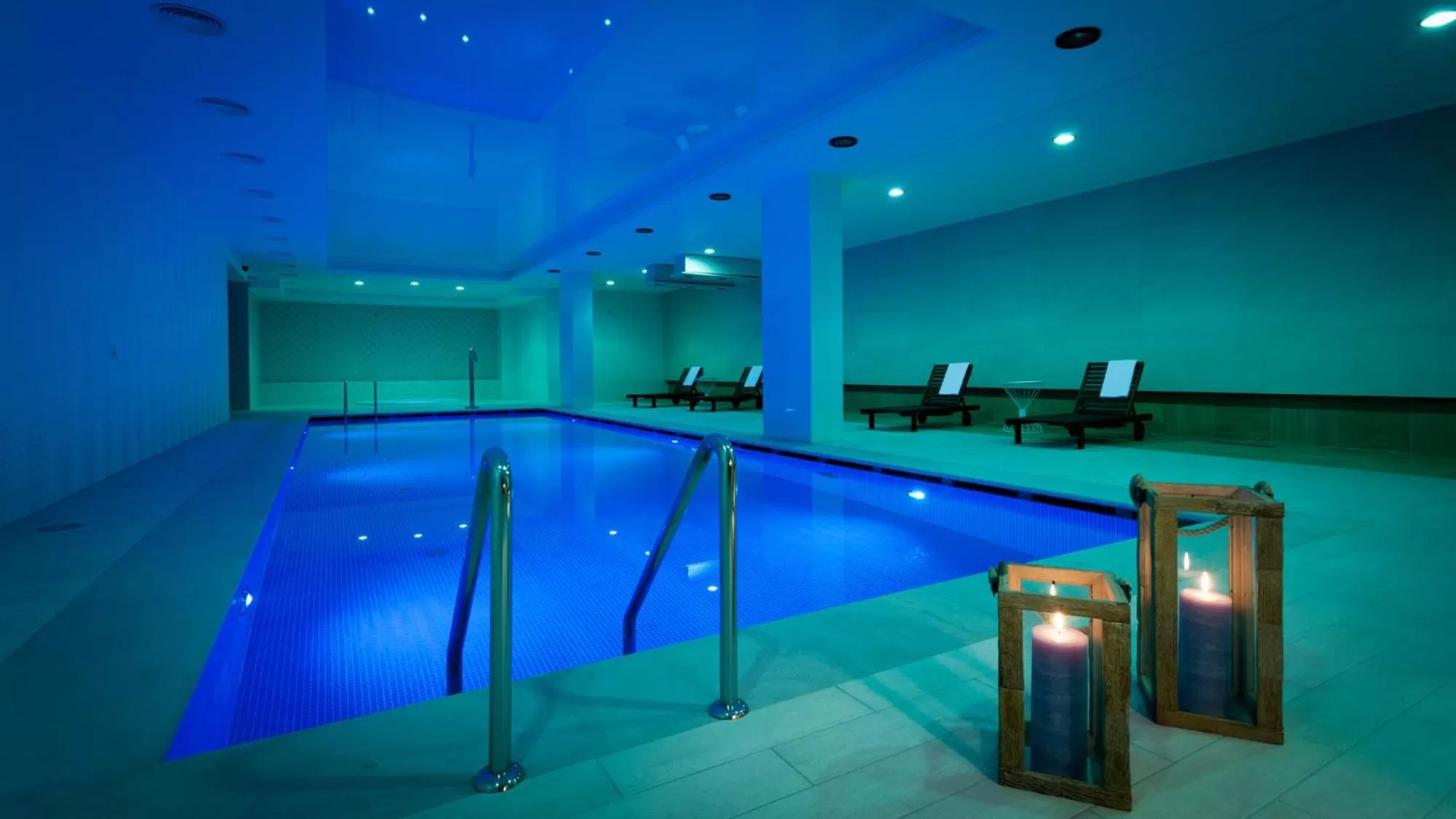 Swimming pool in Relais & Châteaux Hotel Quadrille - Adults Only