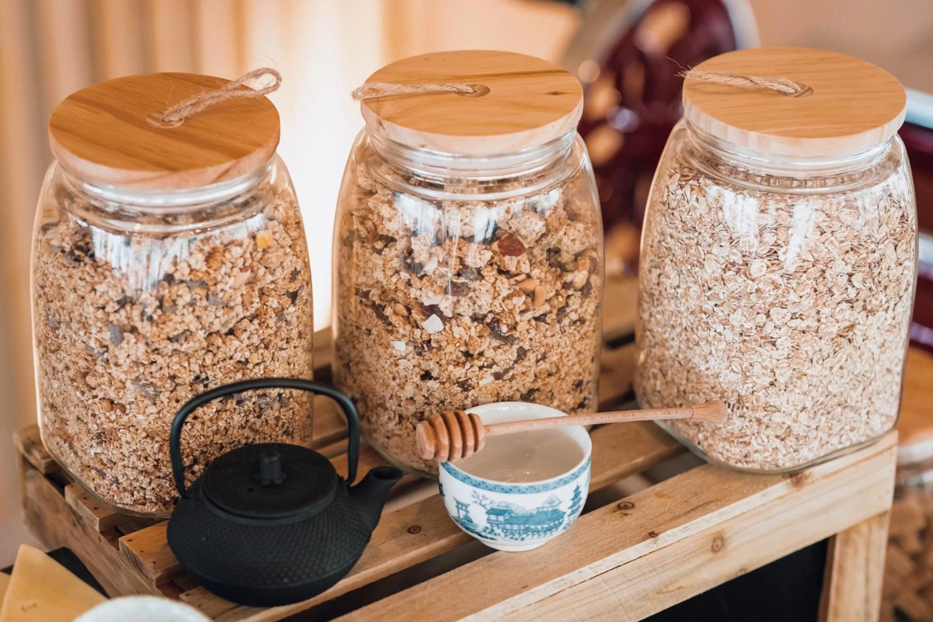 Food and drinks in greet Hotel La Rochelle Centre