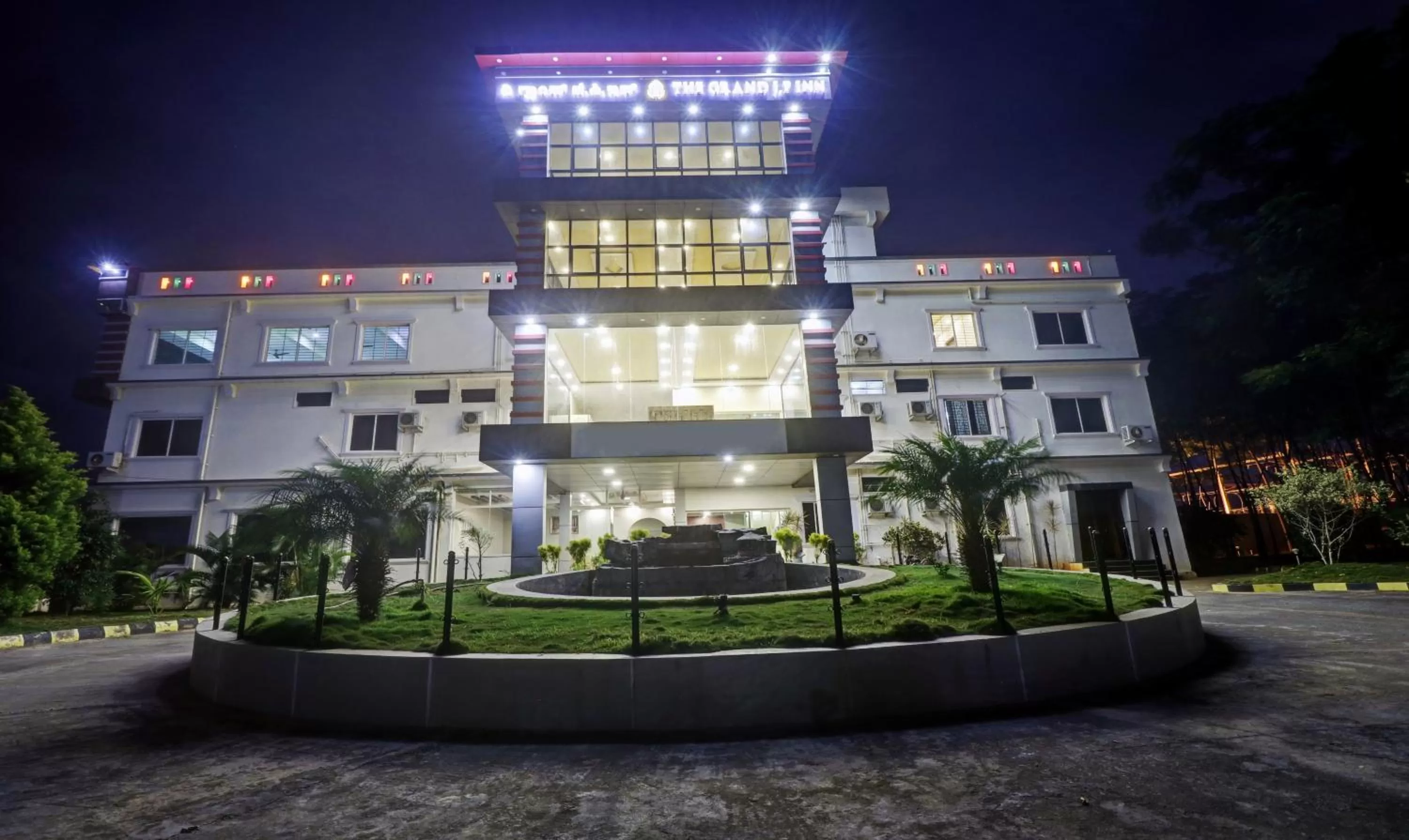 Facade/entrance, Property Building in Treebo Trend Grand JP Inn