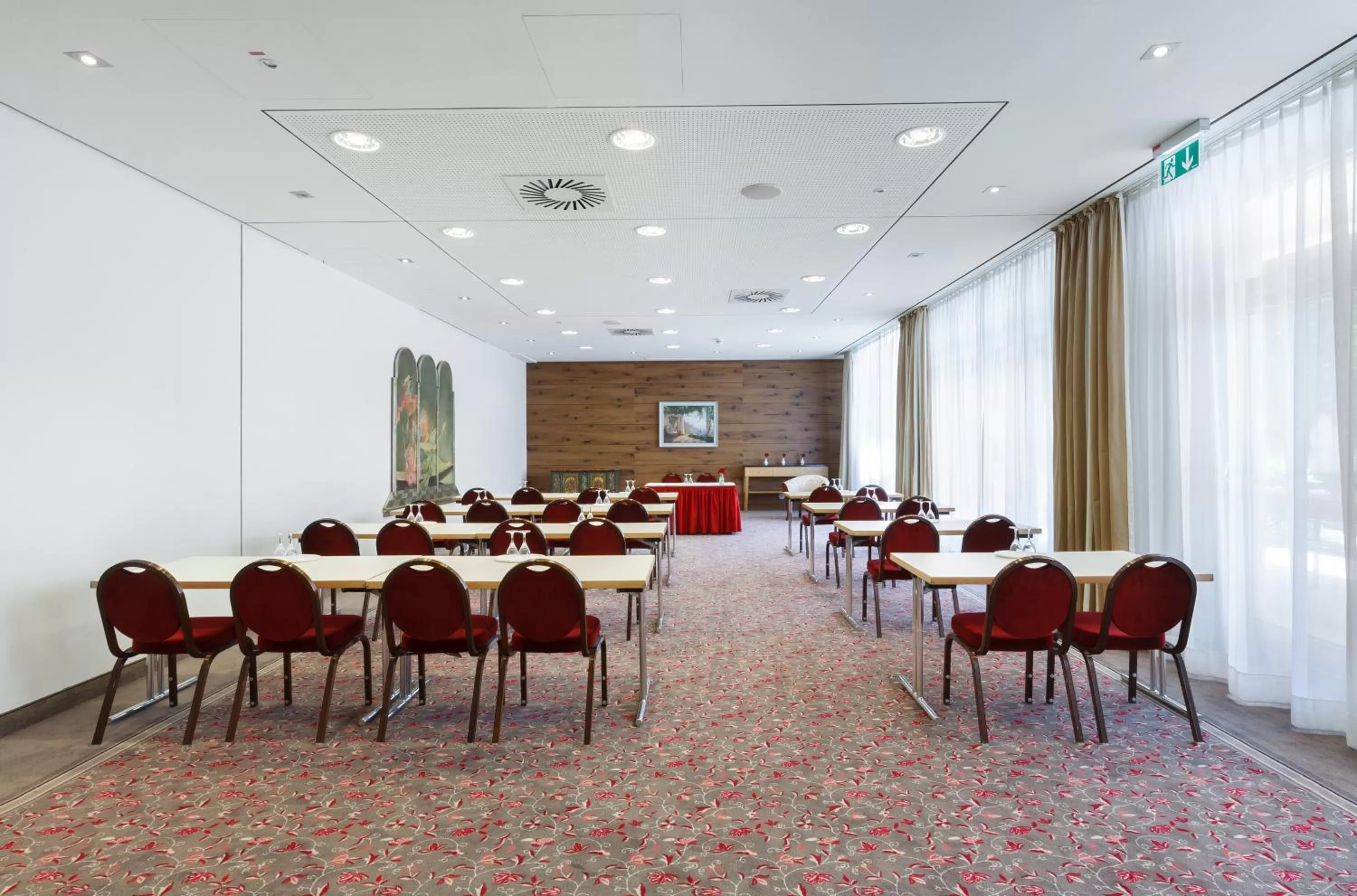 Meeting/conference room in Holiday Inn Nürnberg City Centre by IHG