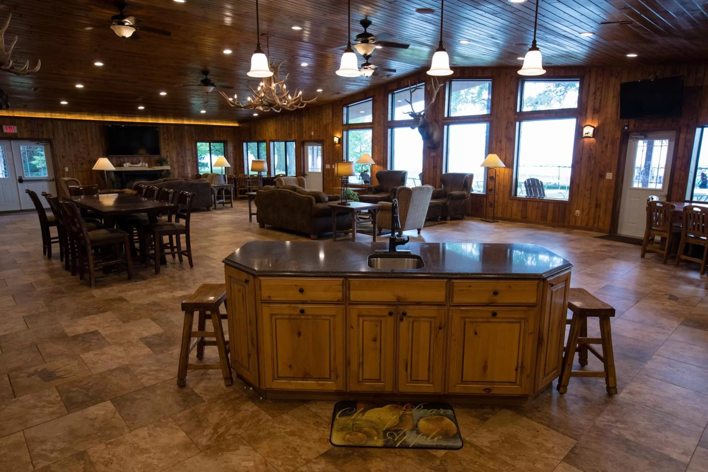 Lewis & Clark Resort