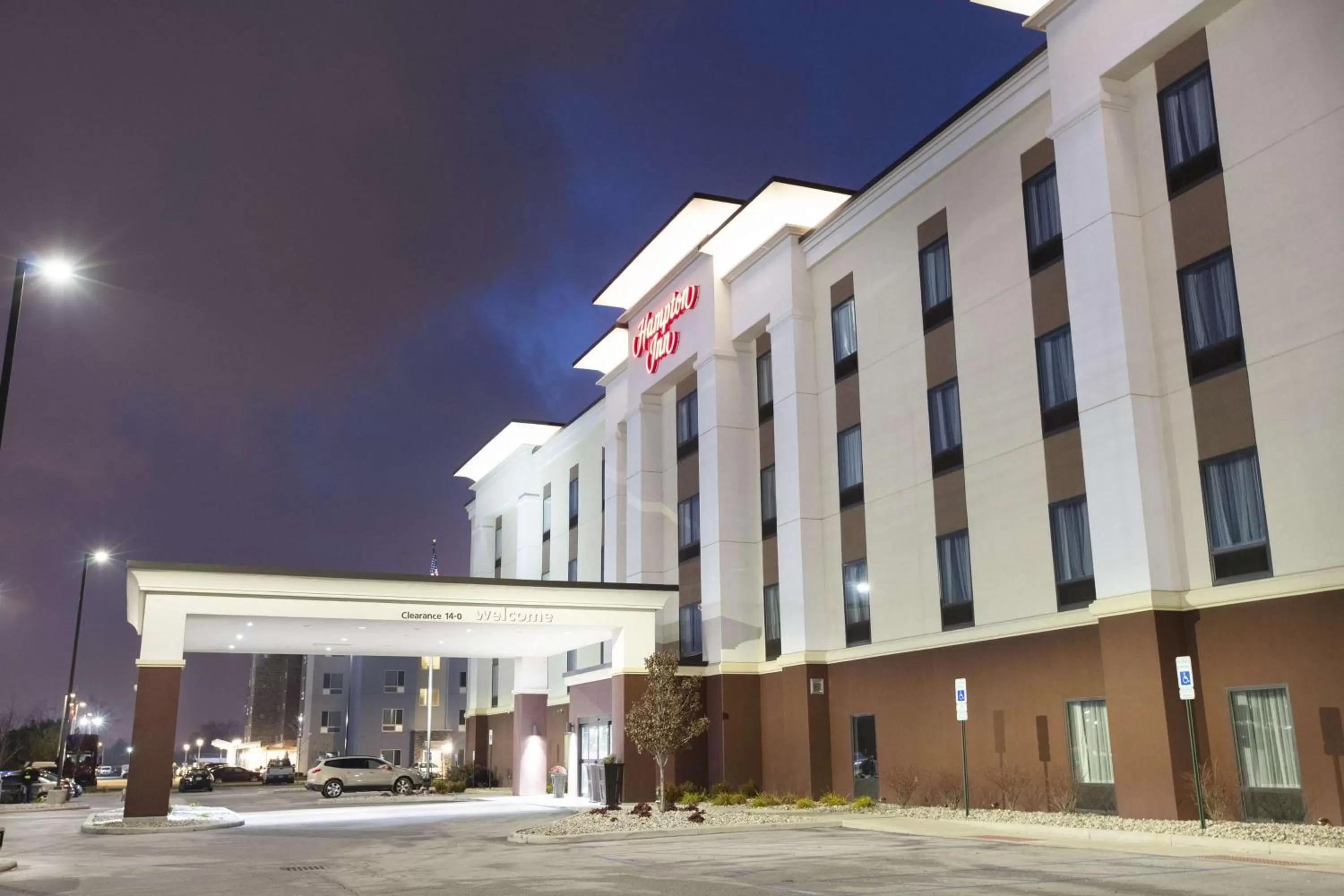 Property building in Hampton Inn Toledo Oregon
