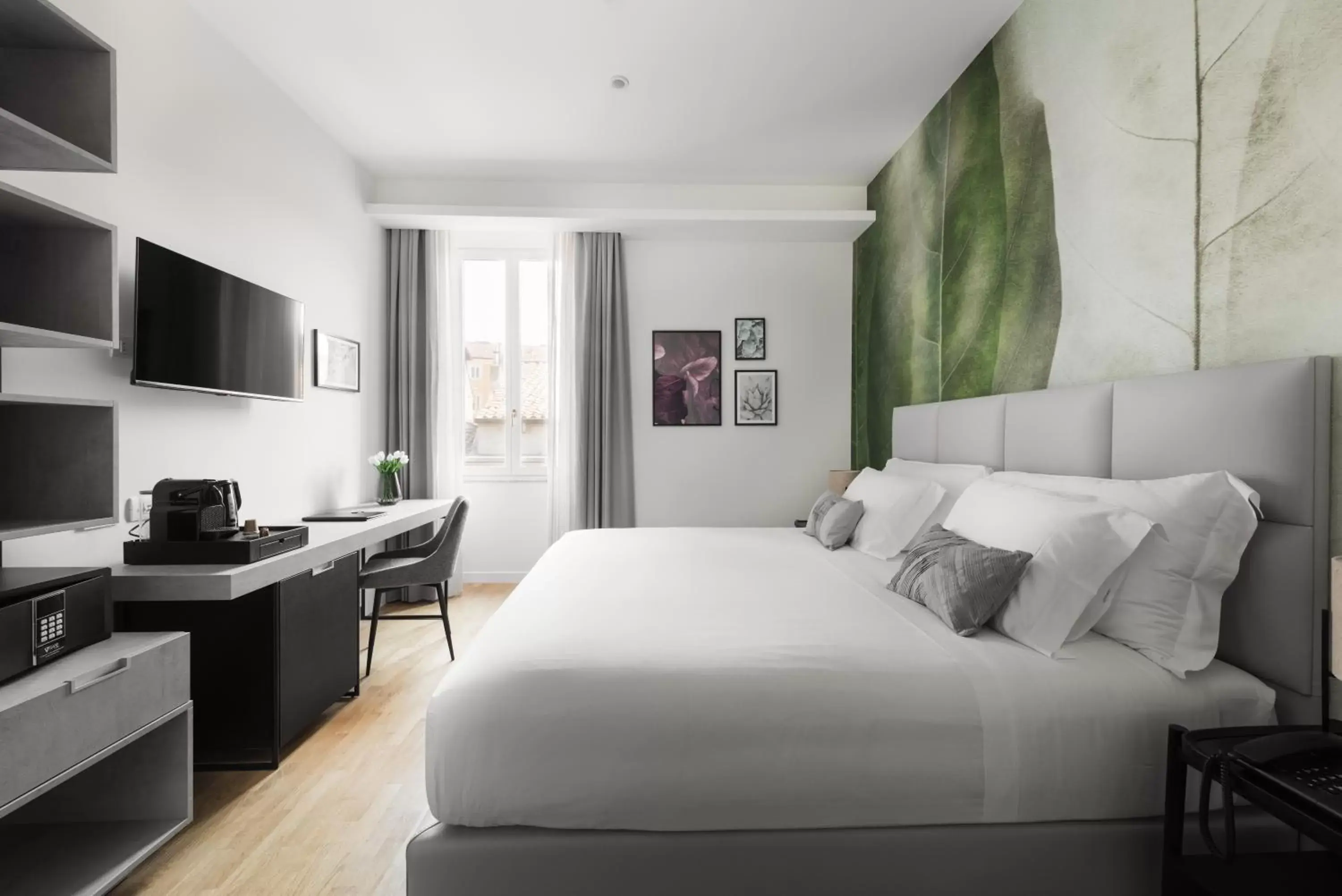 King Suite with Spa Bath in AT FORTY-ONE King Suite with Spa Bath in AT FORTY-ONE