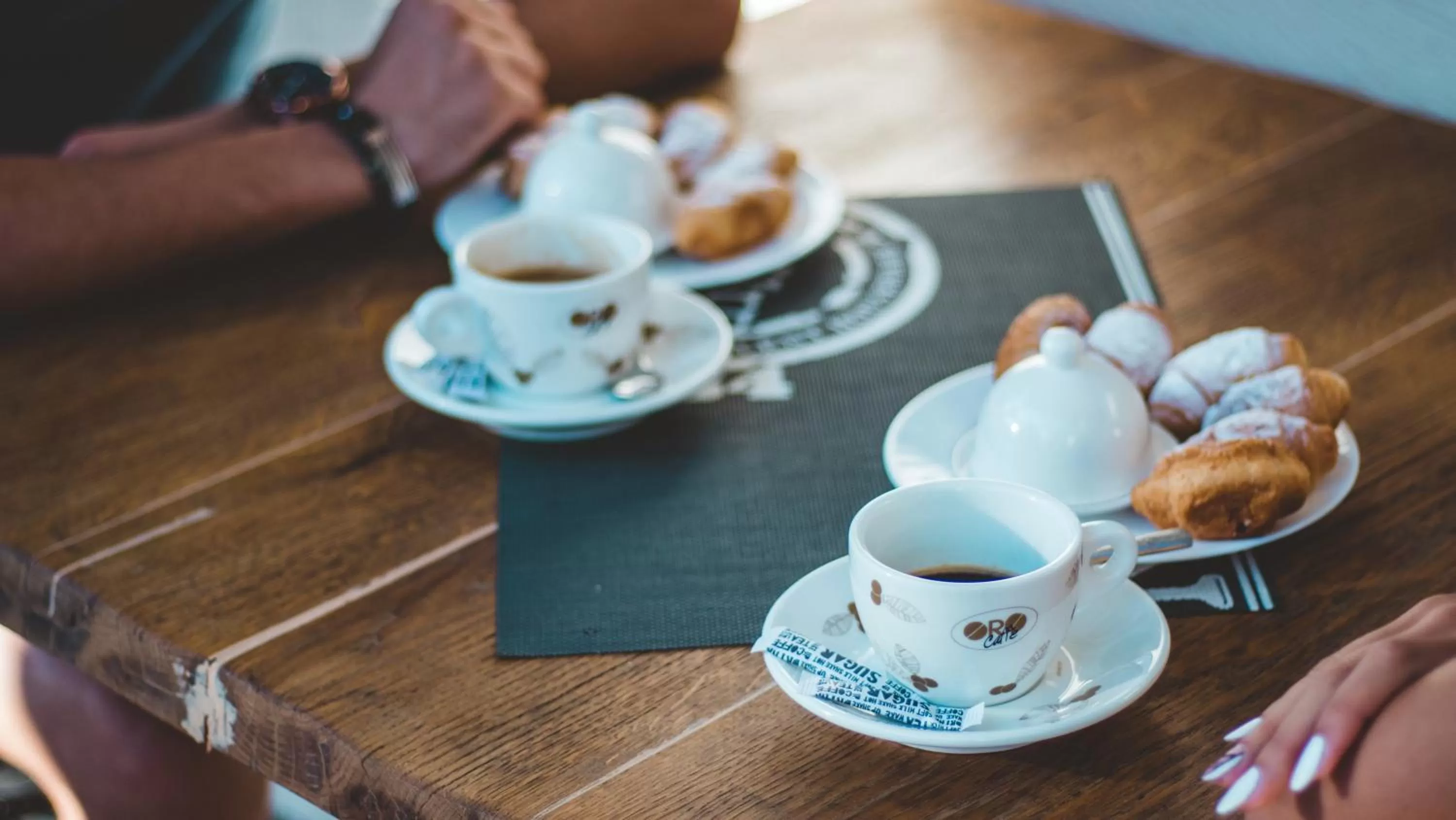 Restaurant/places to eat in Boryana Hotel