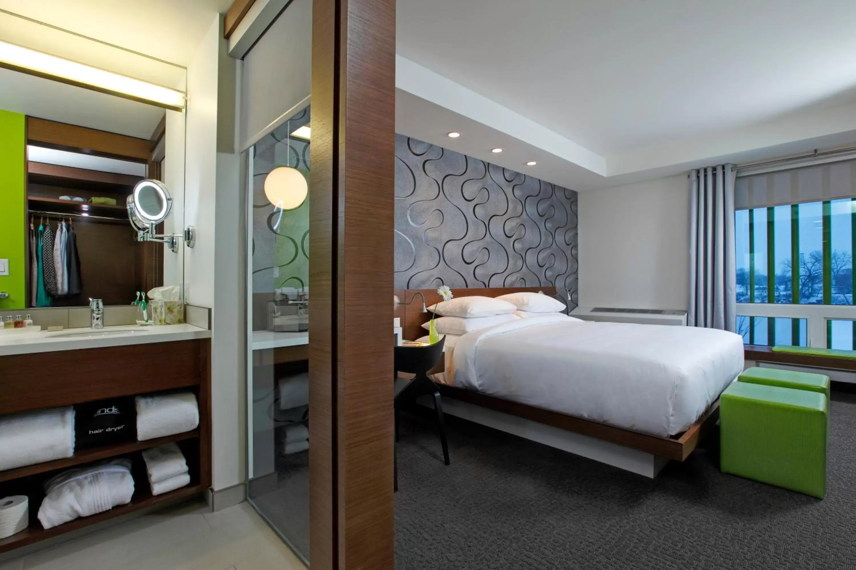 King Room with River View - Main Floor in Mere Hotel King Room with River View - Main Floor in Mere Hotel