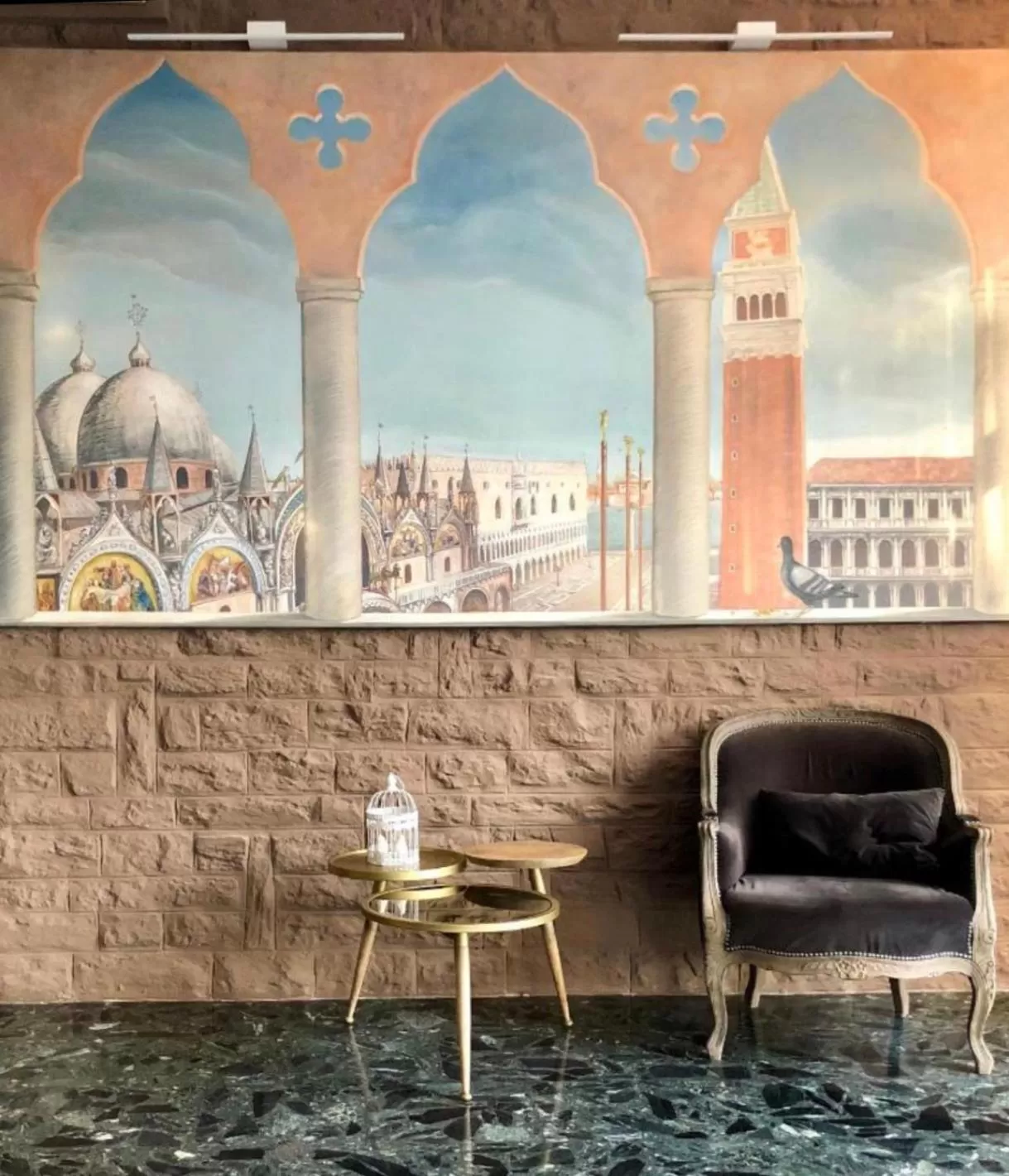 Seating area in Hotel Ariston