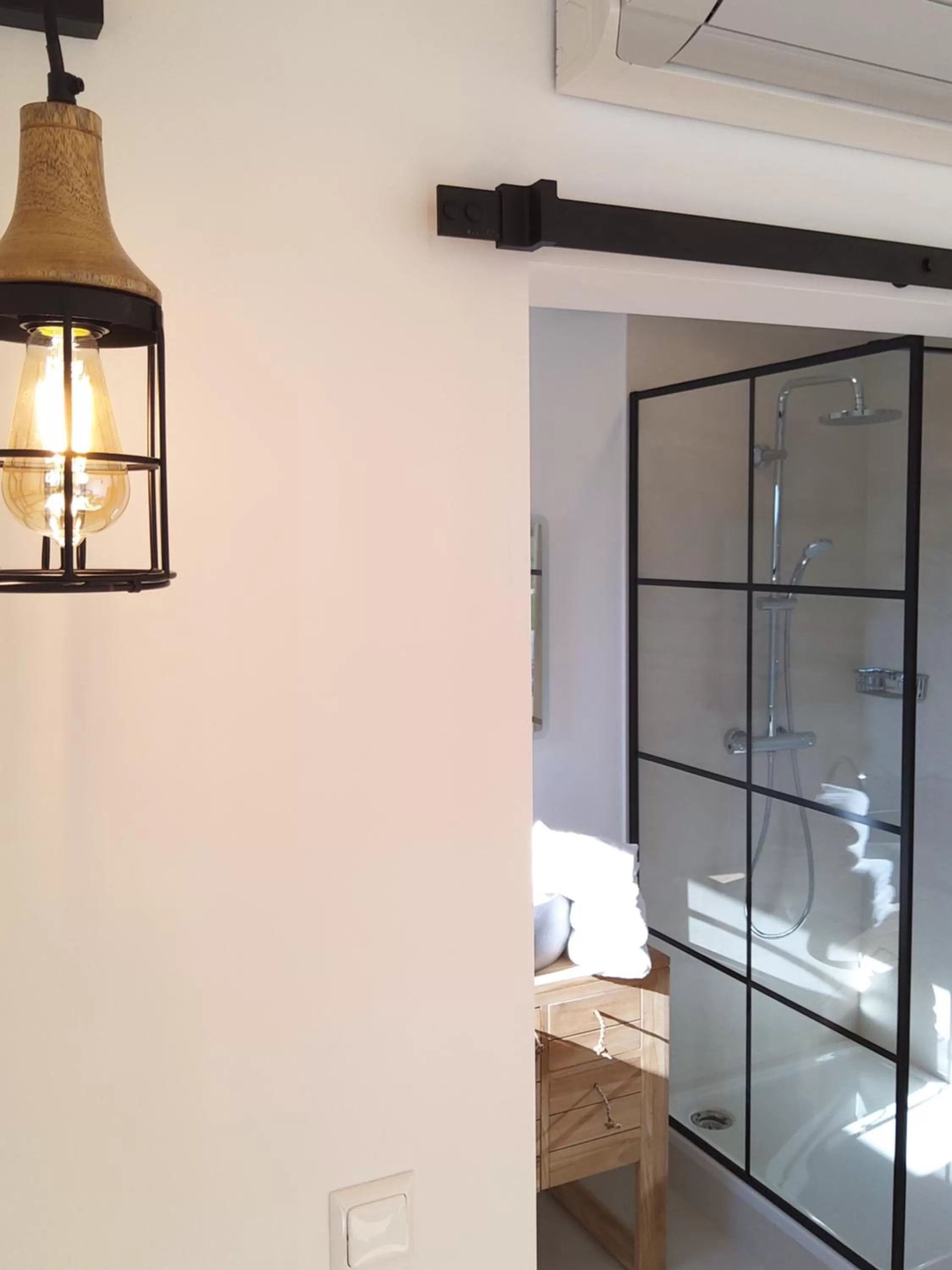 Bed in Zimmerei - Landgasthaus Karlo