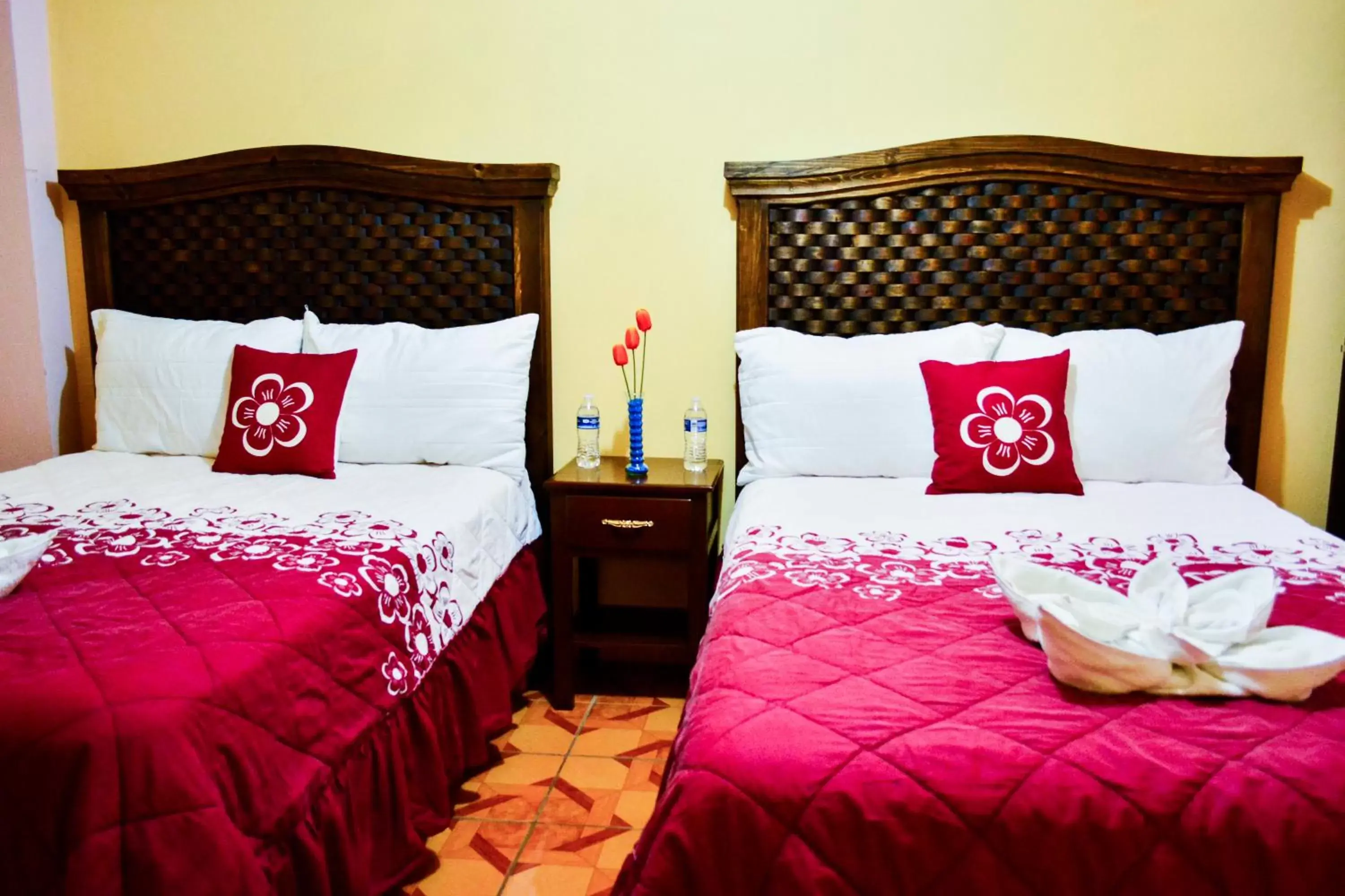 Twin Room in HOTEL EDELMIRA Twin Room in HOTEL EDELMIRA