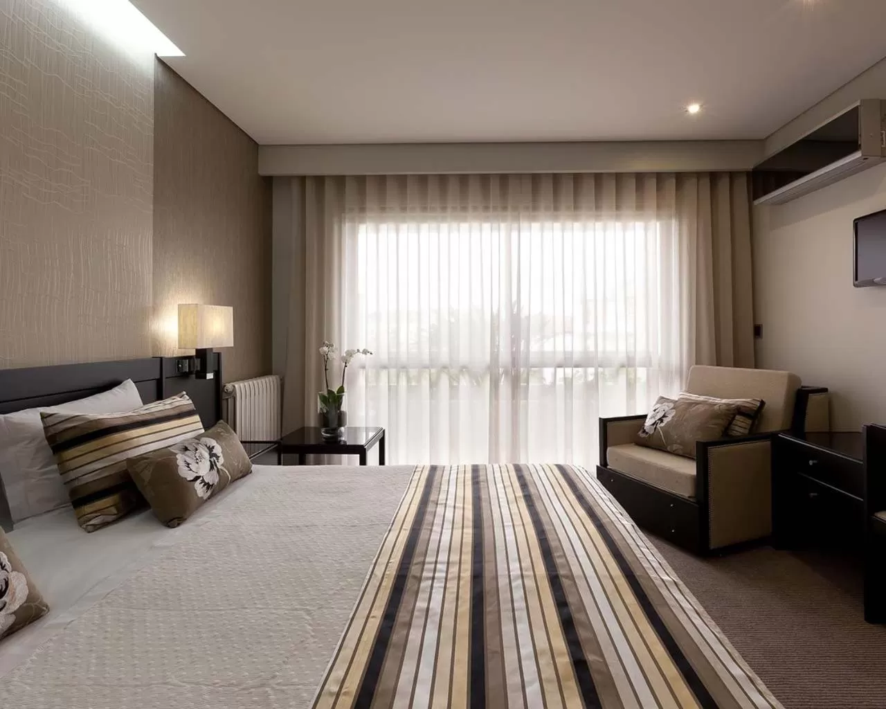 Bedroom, Bed in Cardal Hotel