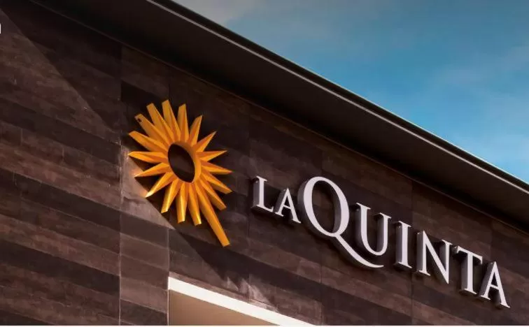 La Quinta Inn & Suites by Wyndham Tulsa Downtown - Route 66