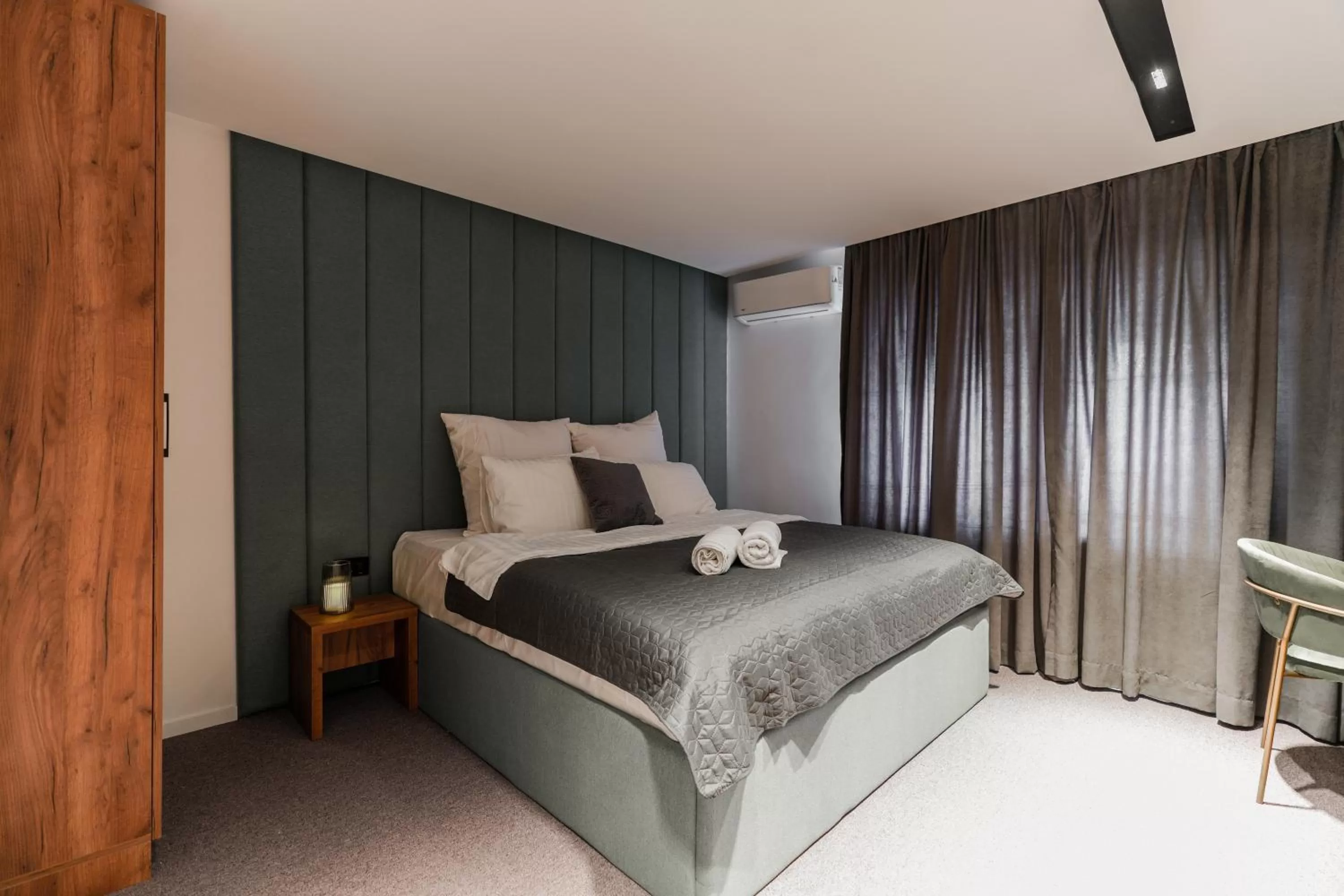 Bed in The White Tree