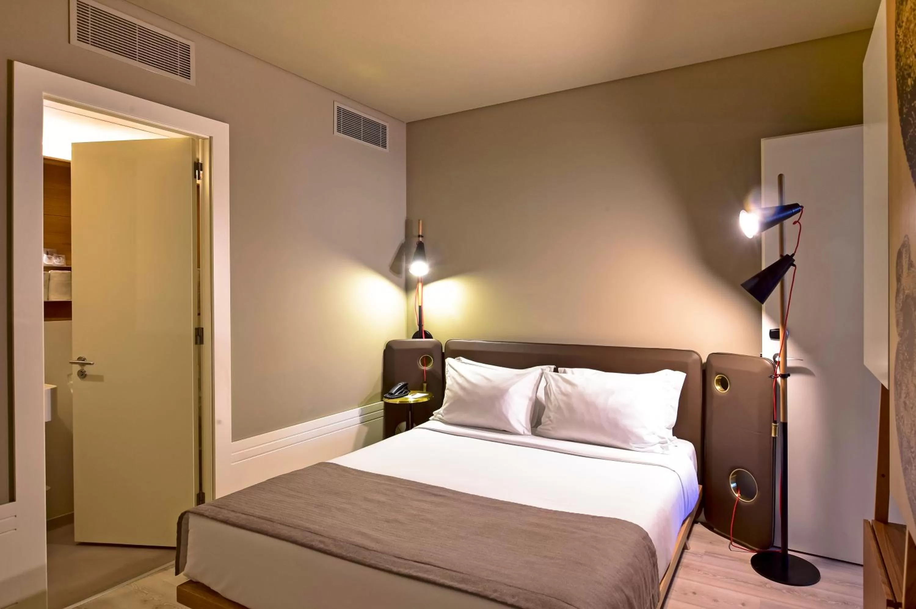 Bed in My Story Hotel Rossio