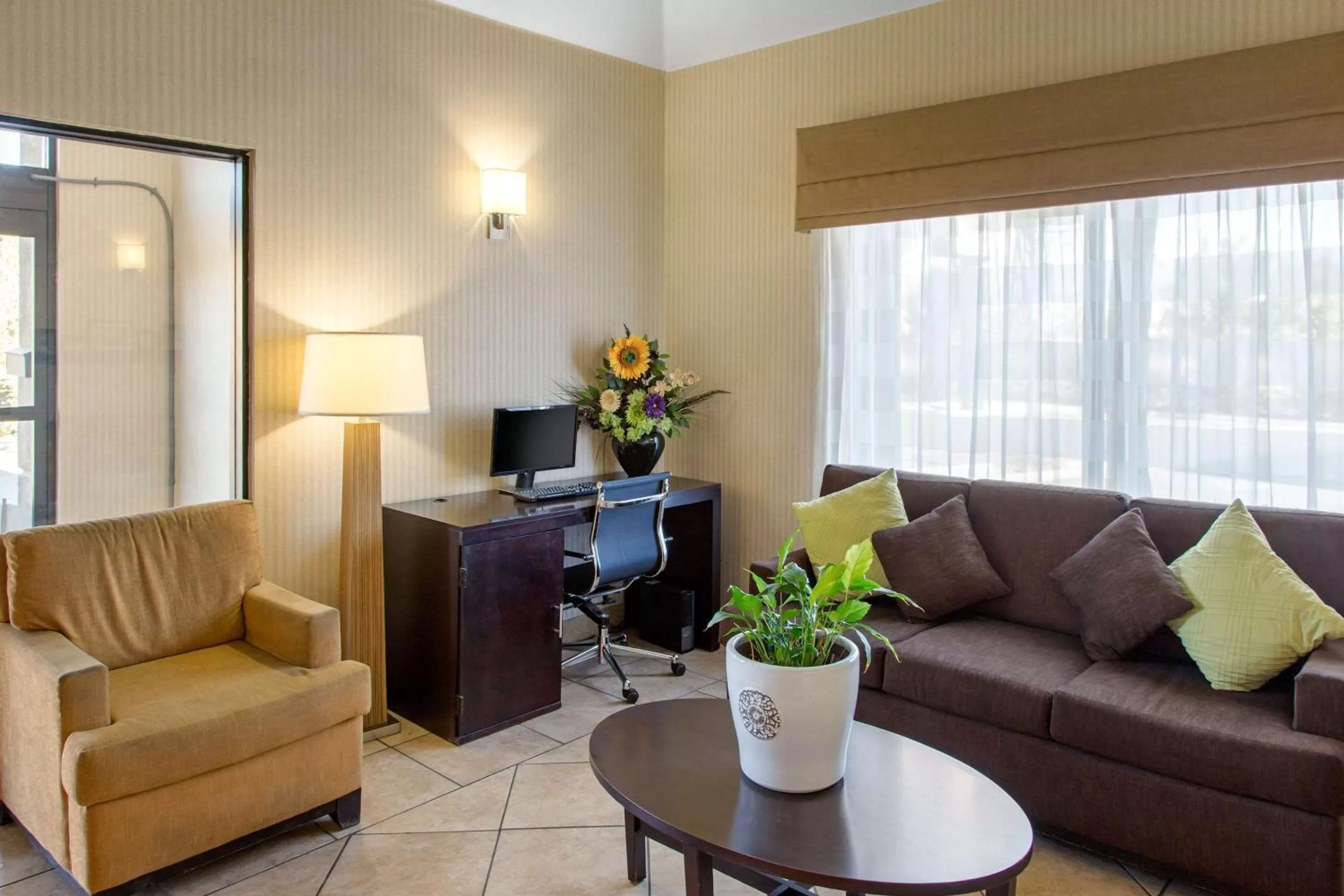 Lobby or reception in Sleep Inn & Suites Bakersfield North