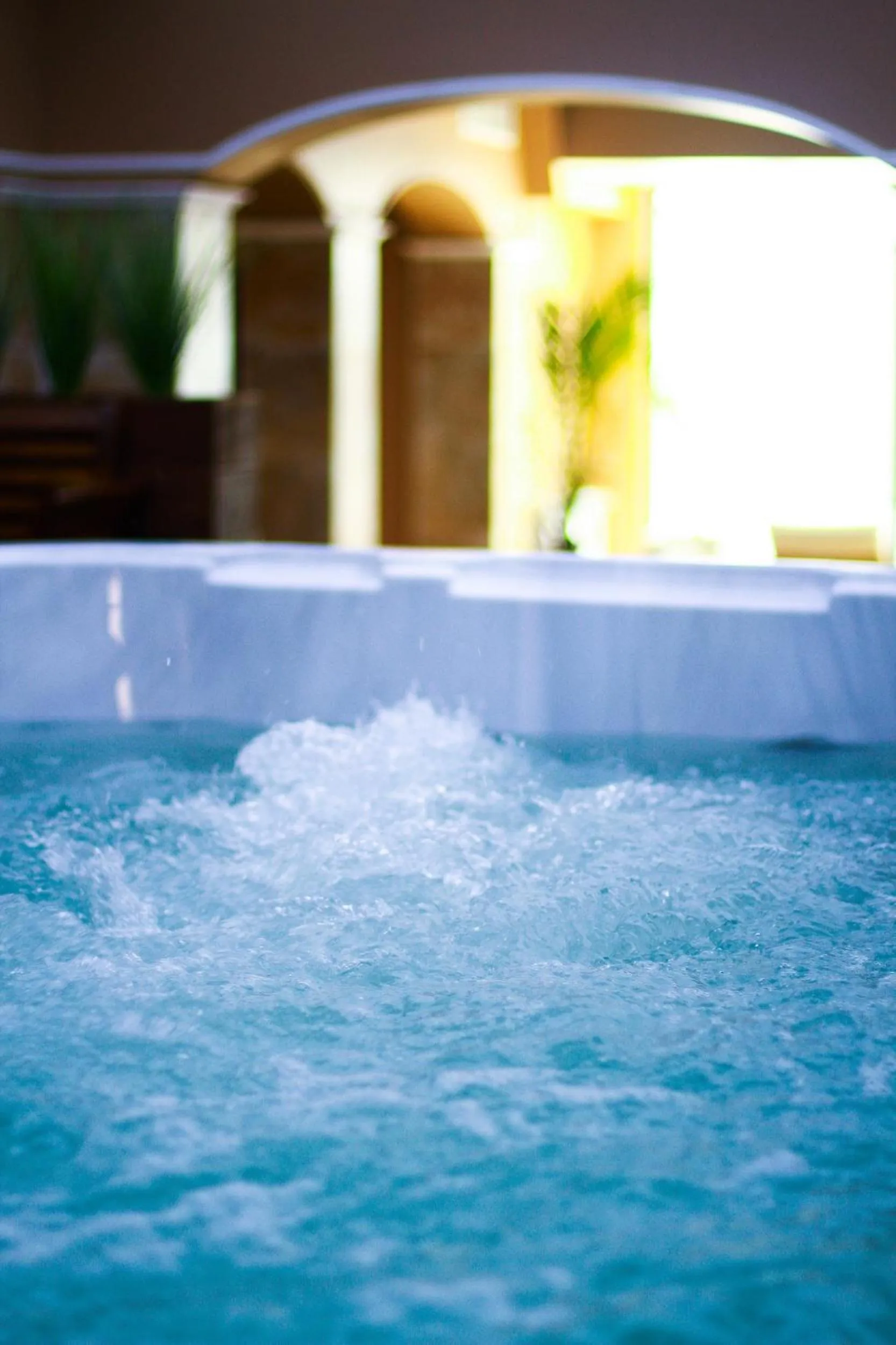 Hot Tub in White Rock Castle Suite Hotel & SPA