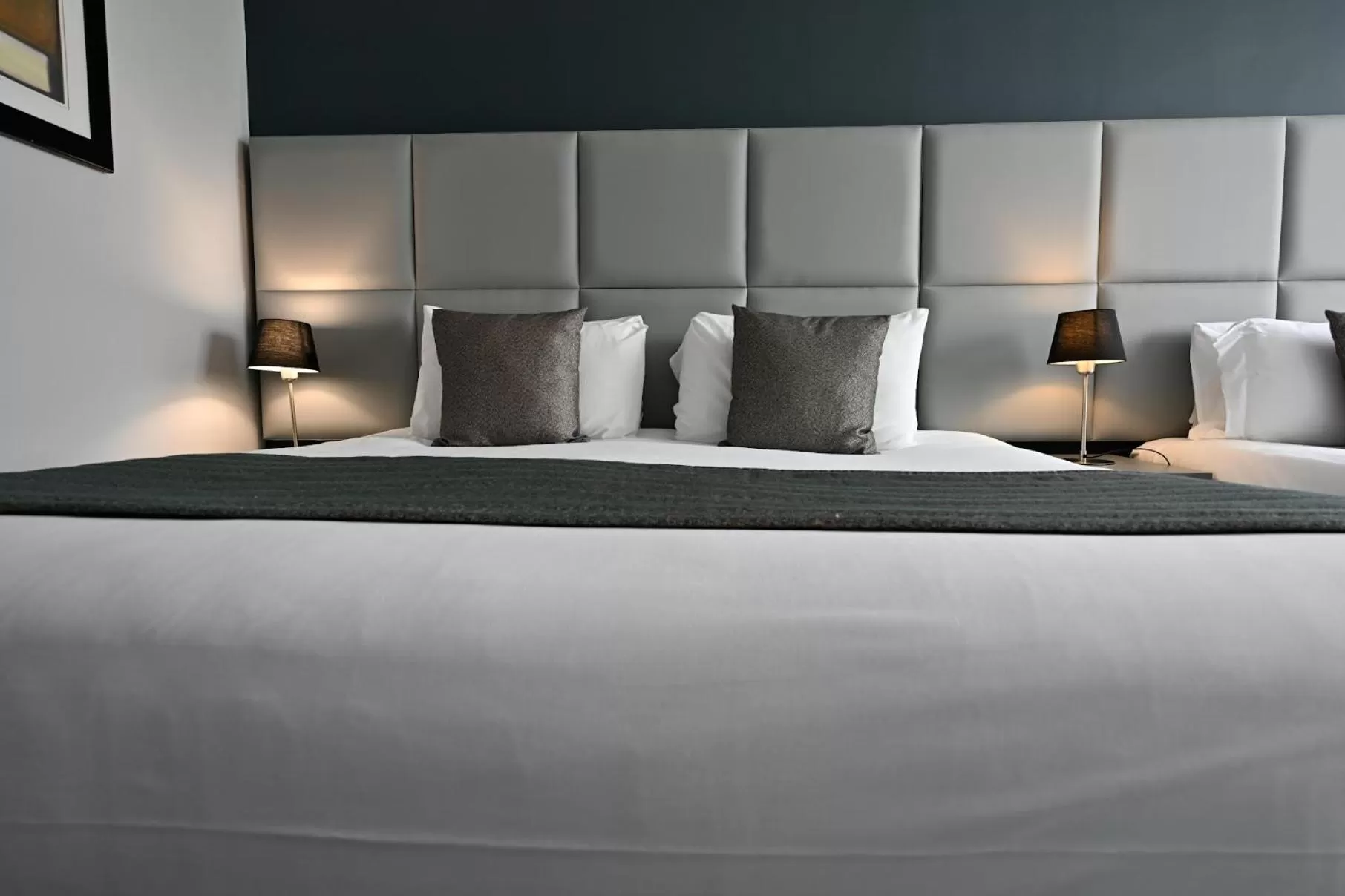 Bedroom, Bed in Kensington Court Hotel - Earls Court