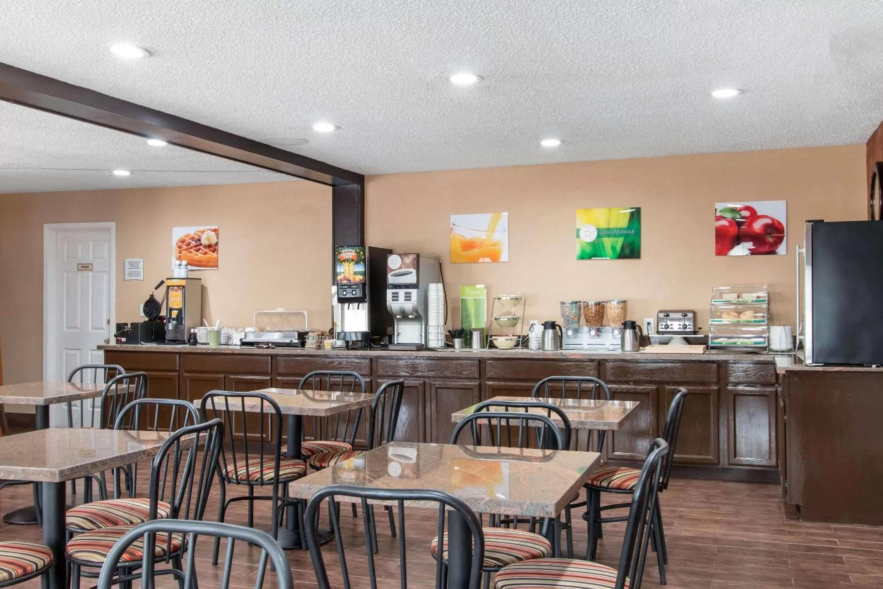 Restaurant/places to eat in Quality Inn & Suites I-35 near Frost Bank Center