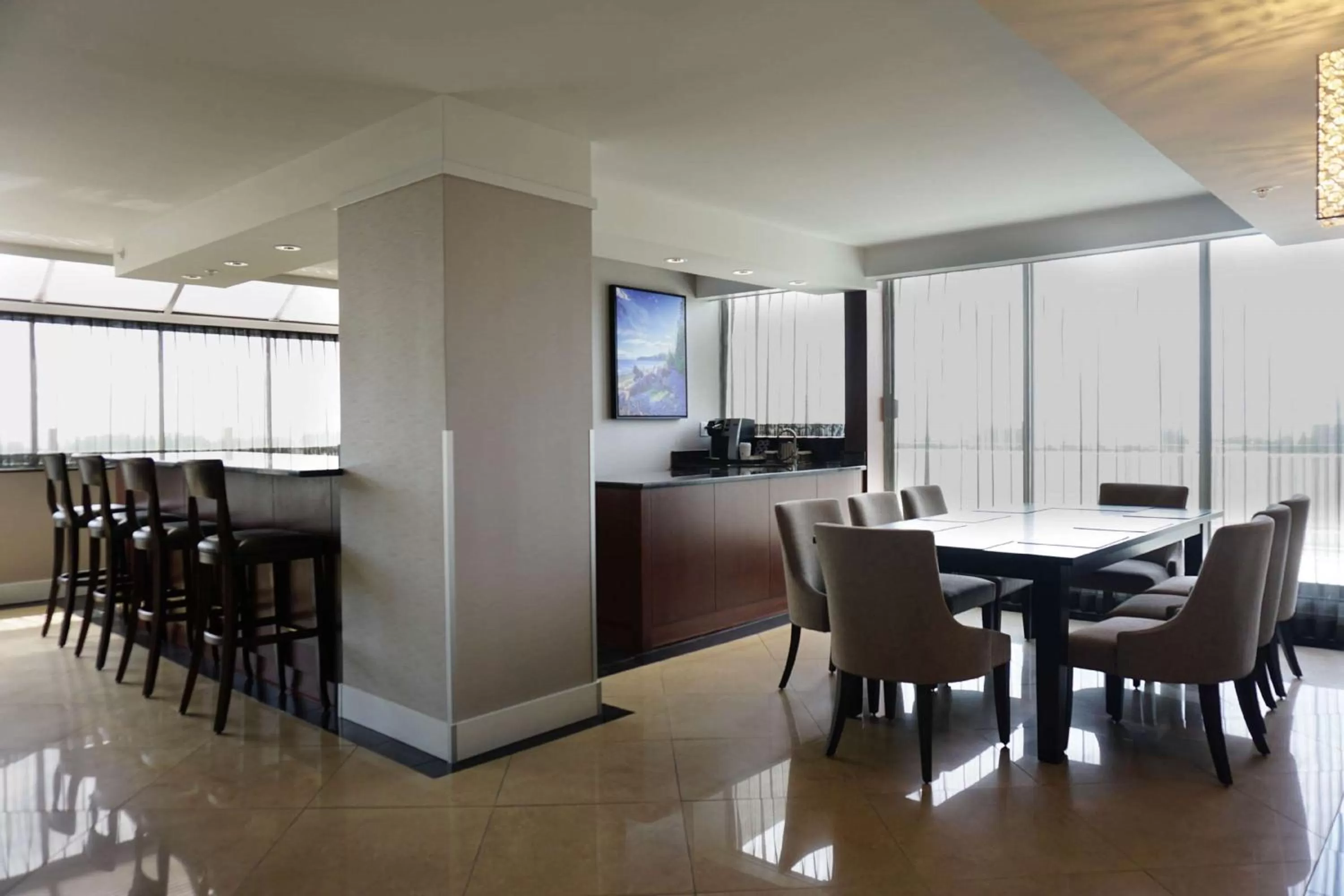 Kitchen or kitchenette in DoubleTree by Hilton Hotel & Suites Victoria