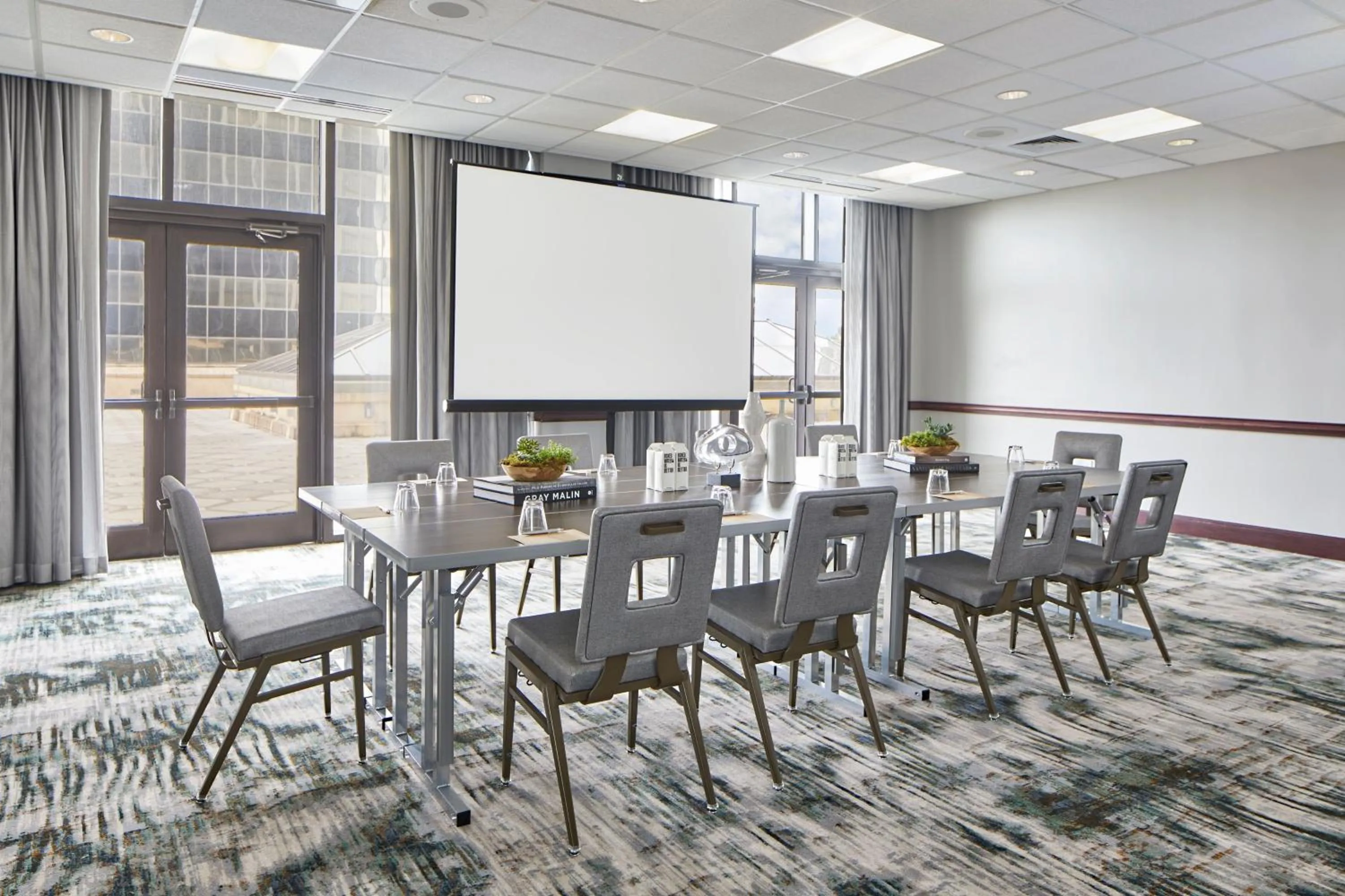 Meeting/conference room in Renaissance Mobile Riverview Plaza Hotel