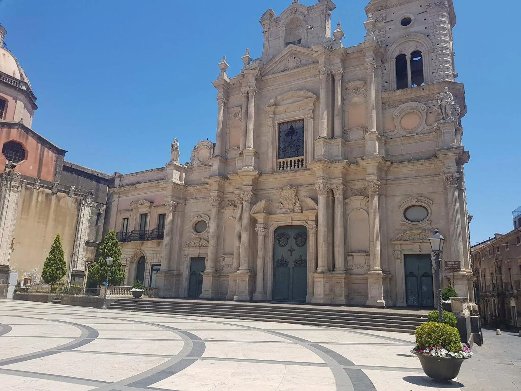 Nearby landmark in The Artists