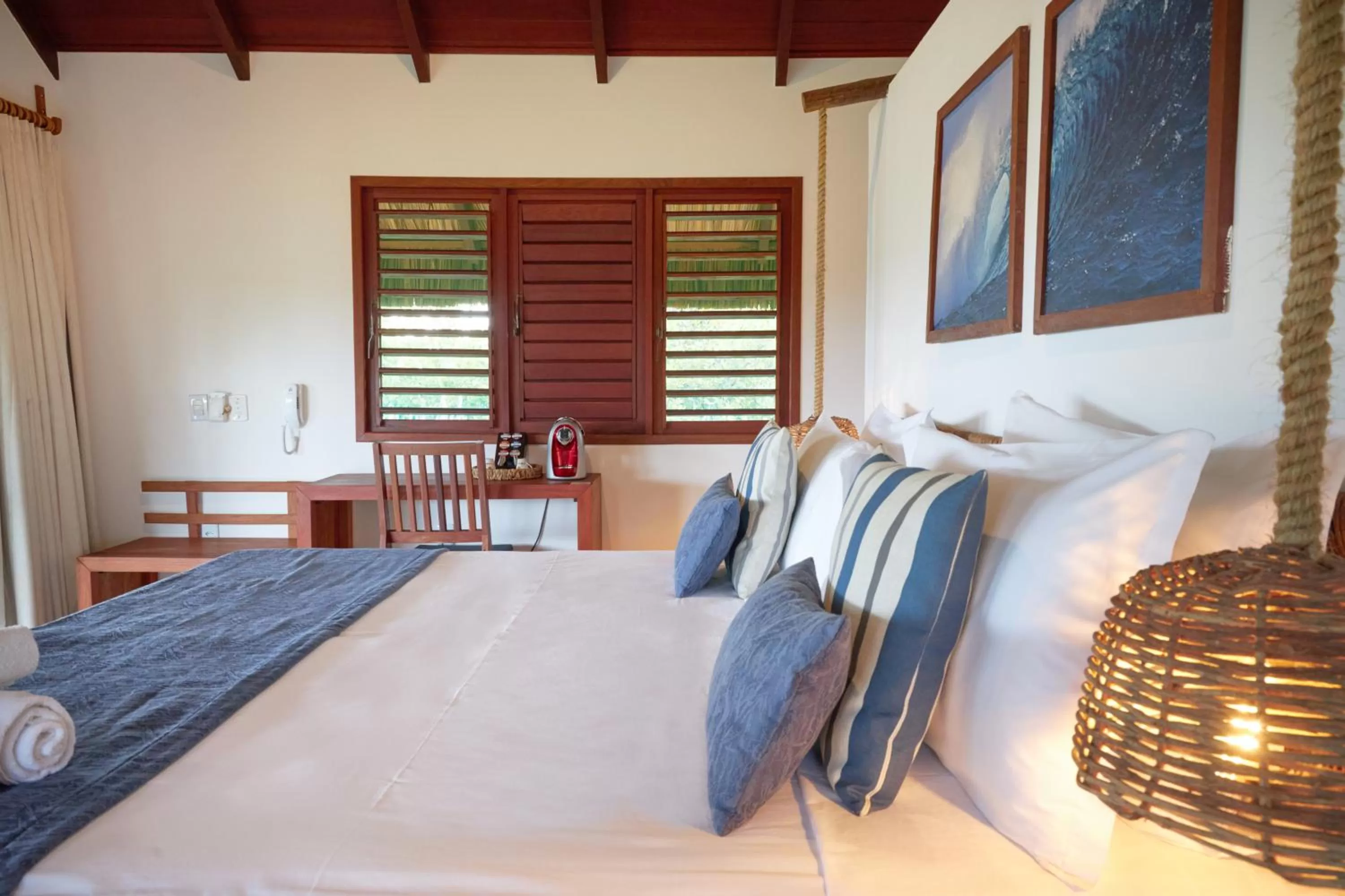 Bed in Kauli Seadi Beach Hotel